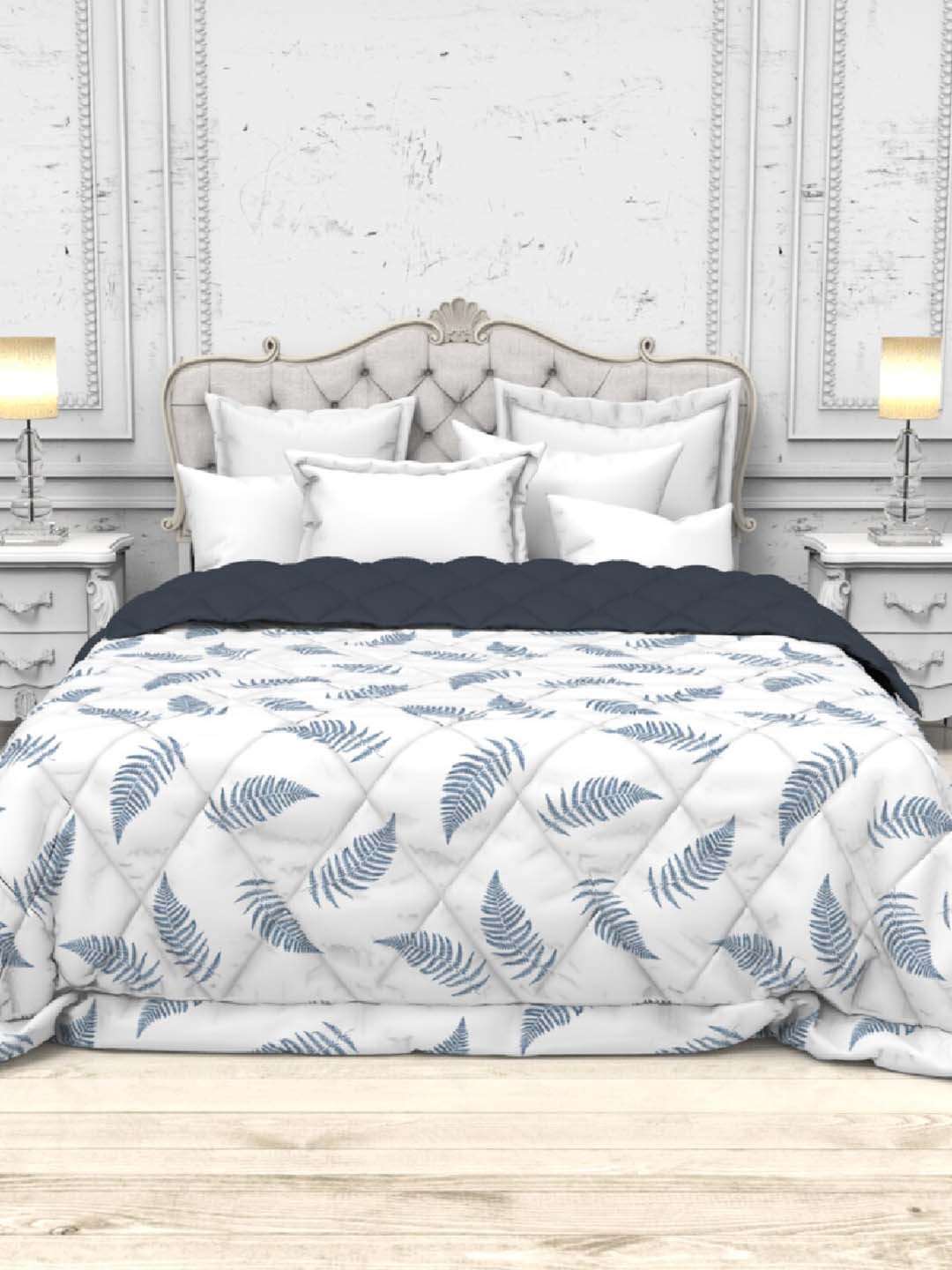

THE WHITE MOSS White & Blue Floral AC Room 300 GSM Double Bed Comforter