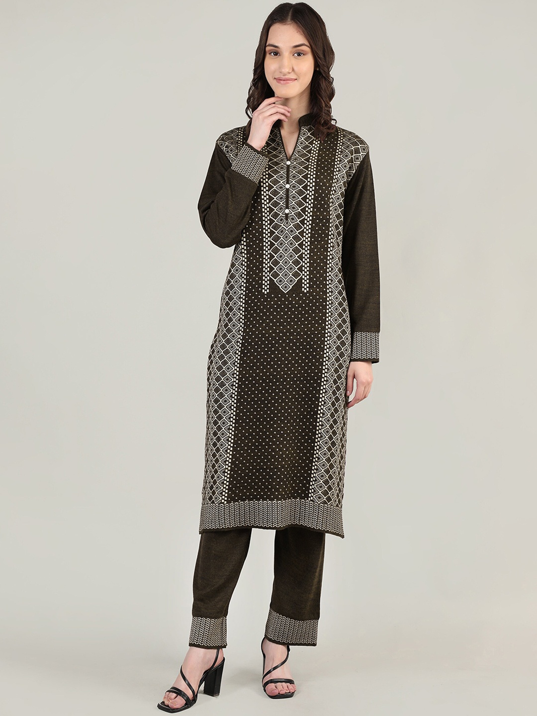 

MIKHAD Women Brown Ethnic Motifs Kurta with Trousers