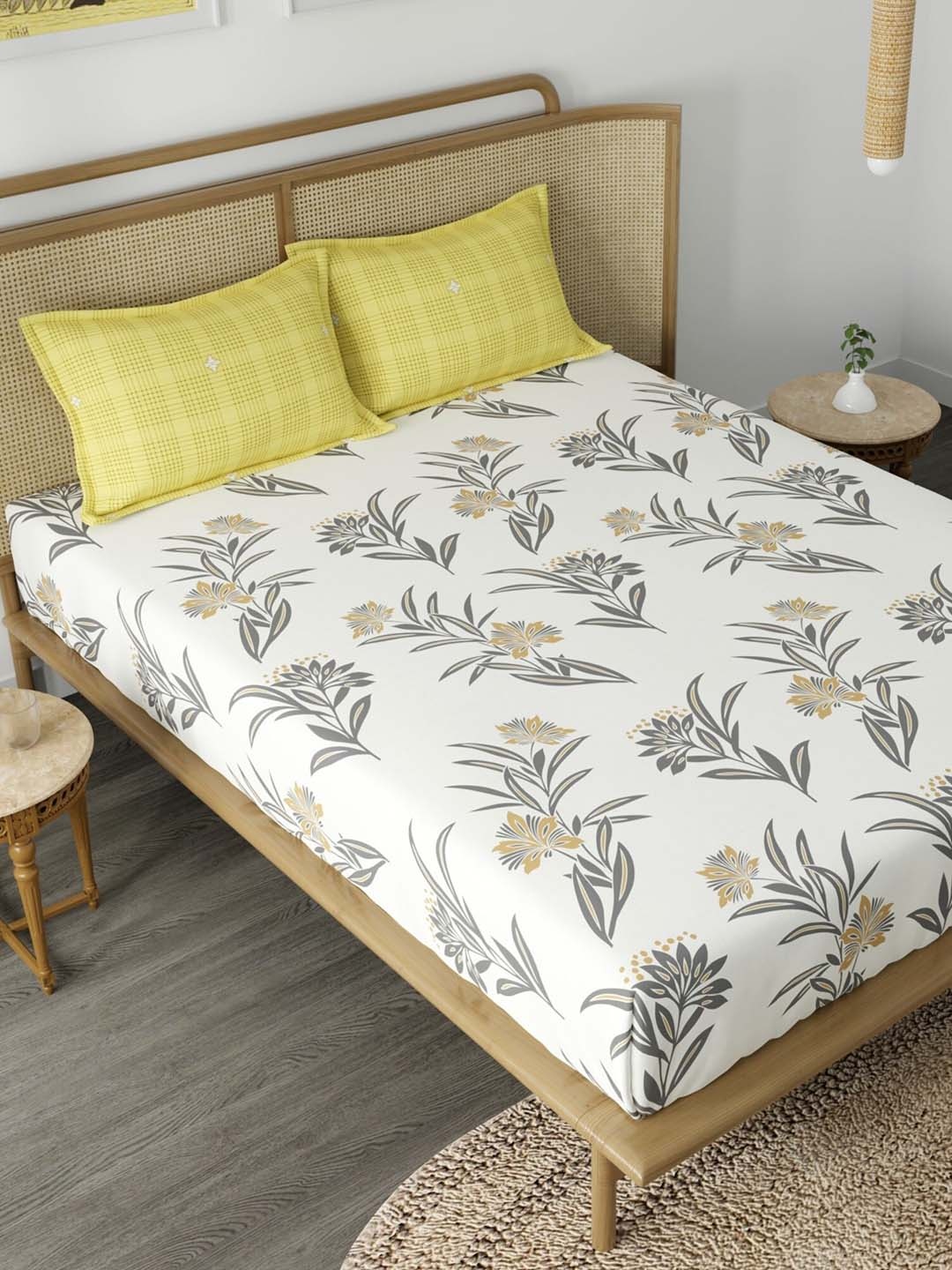 

CHHAVI INDIA White & Brown Floral 210 TC Queen Bedsheet with 2 Pillow Covers