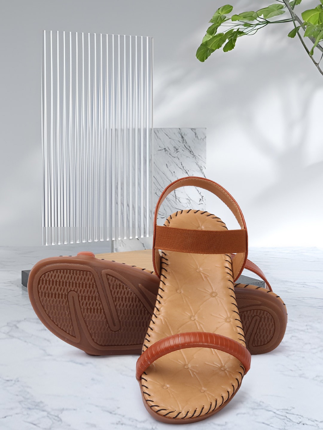 

TRASE Women Open Toe Flats, Tan
