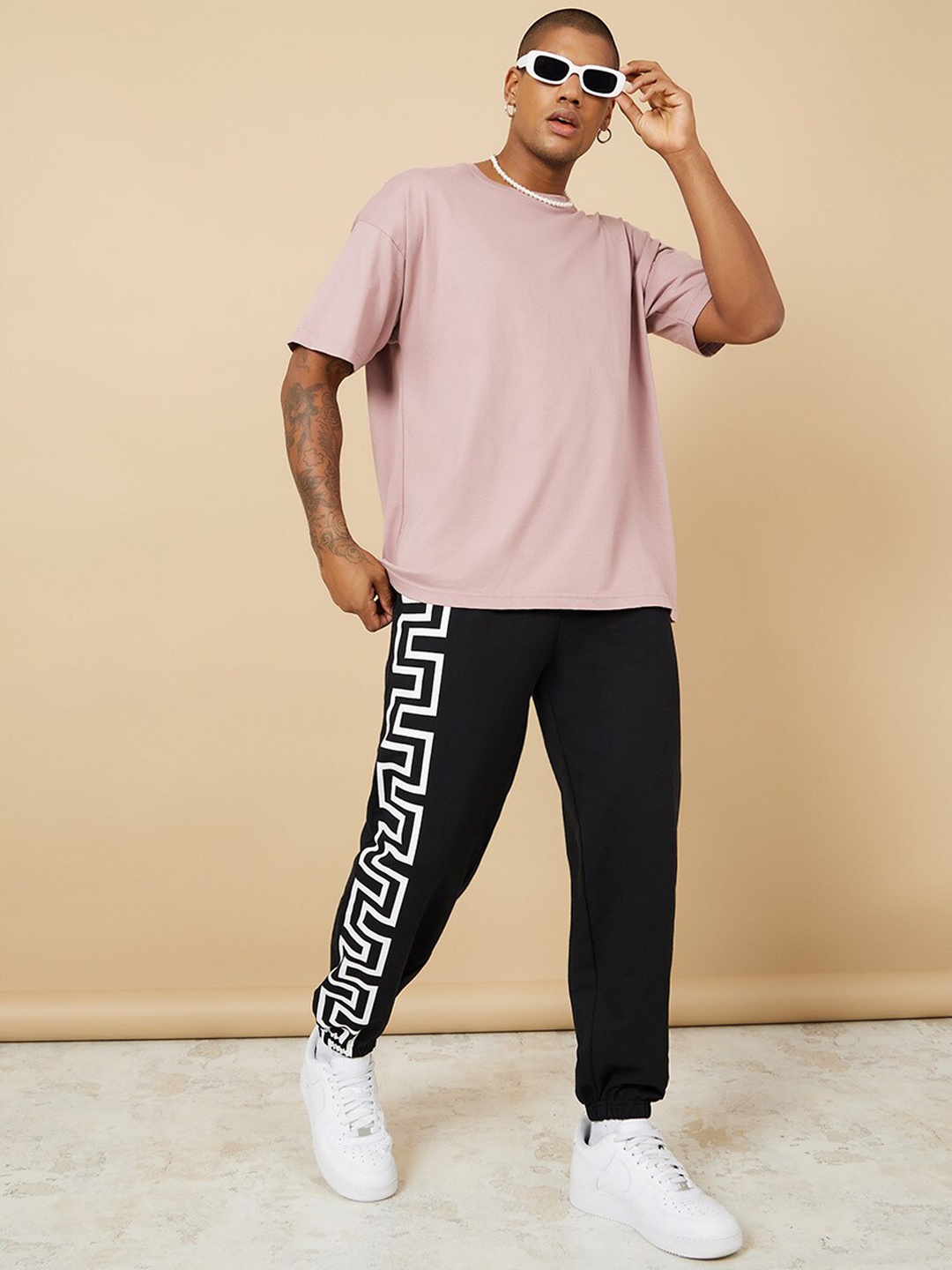 

Styli Men Side Big Placement Print Relax Jogger, Black