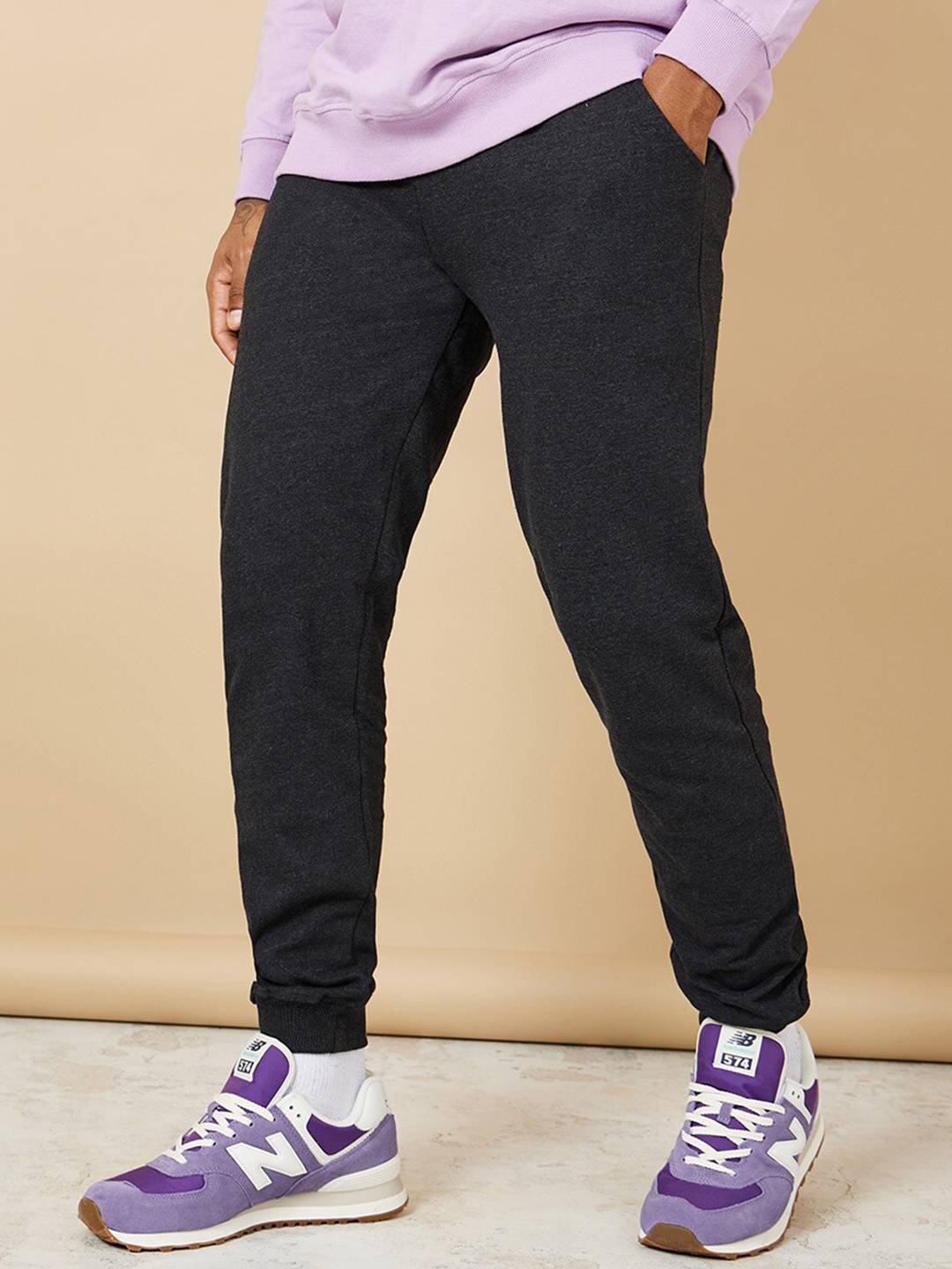 

Styli Men Solid Cuffed Slim Fit Jogger with Side Pocket, Charcoal