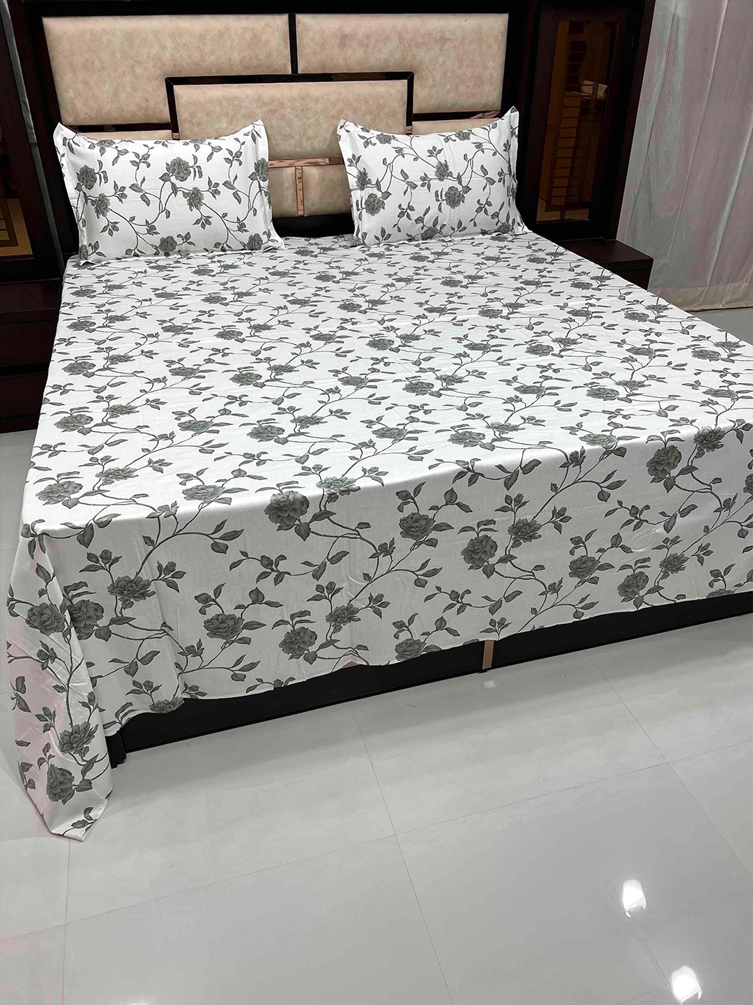 

Pure Decor White & Grey Floral 400 TC King Pure Cotton Bedsheet with 2 Pillow Covers