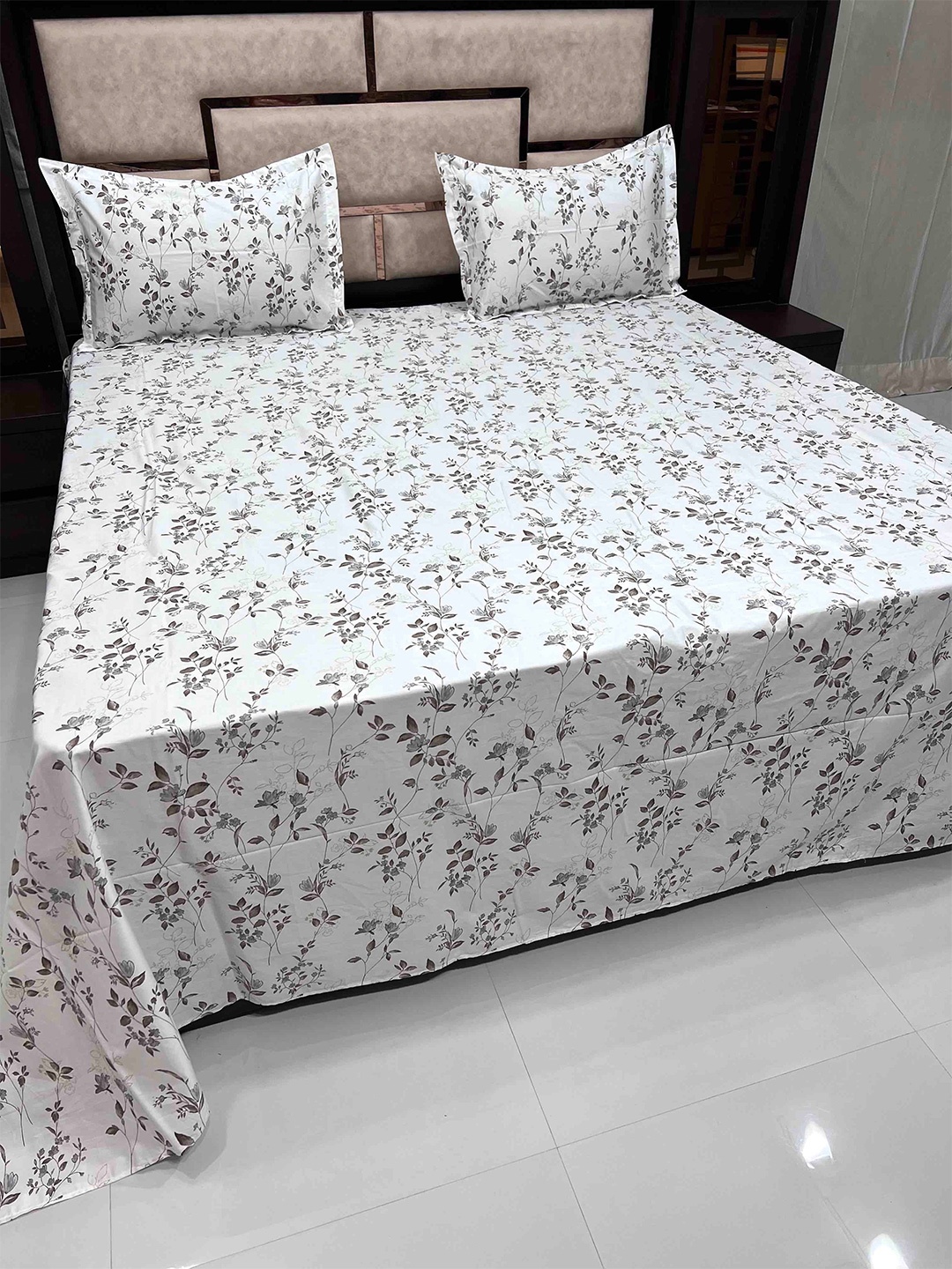 

Pure Decor White & Grey Floral Pure Cotton 400 TC King Bedsheet with 2 Pillow Covers