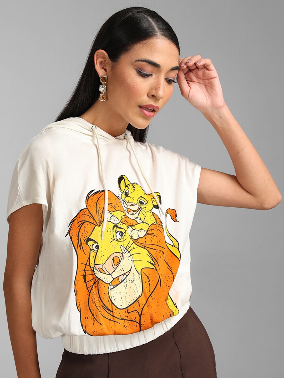 

Kazo Women Lion King Printed Extended Sleeves Oversized T-shirt, Off white