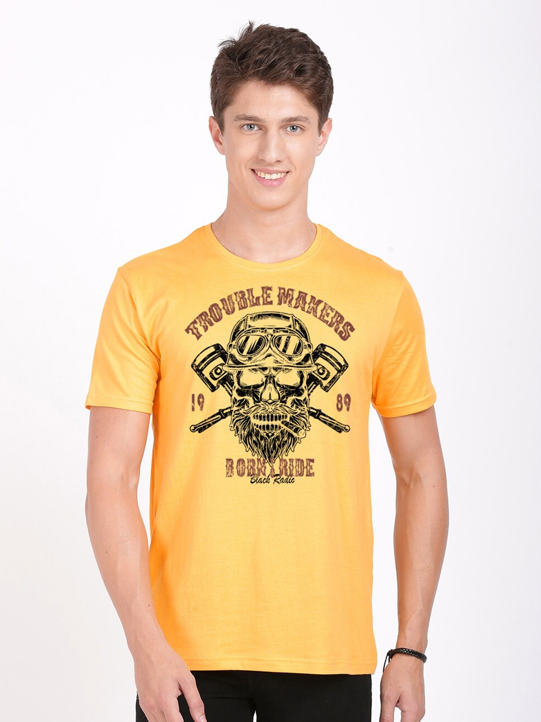 

BLACK RADIO Men Cotton Printed T-shirt, Yellow