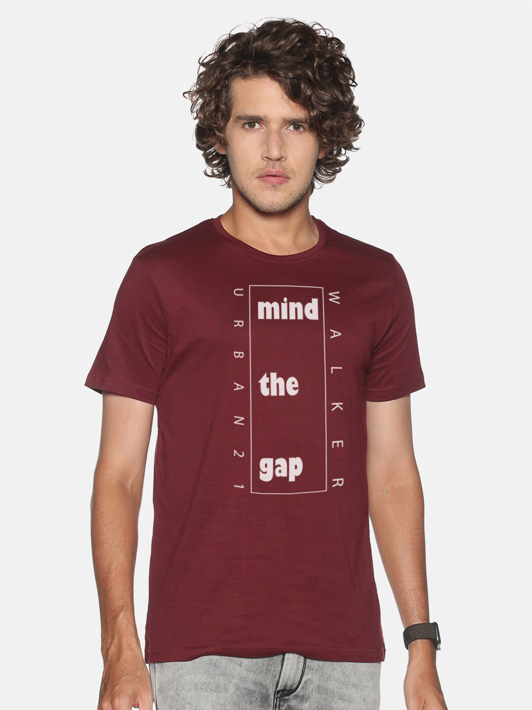 

BLACK RADIO Men Printed Round Neck Cotton T shirt, Maroon