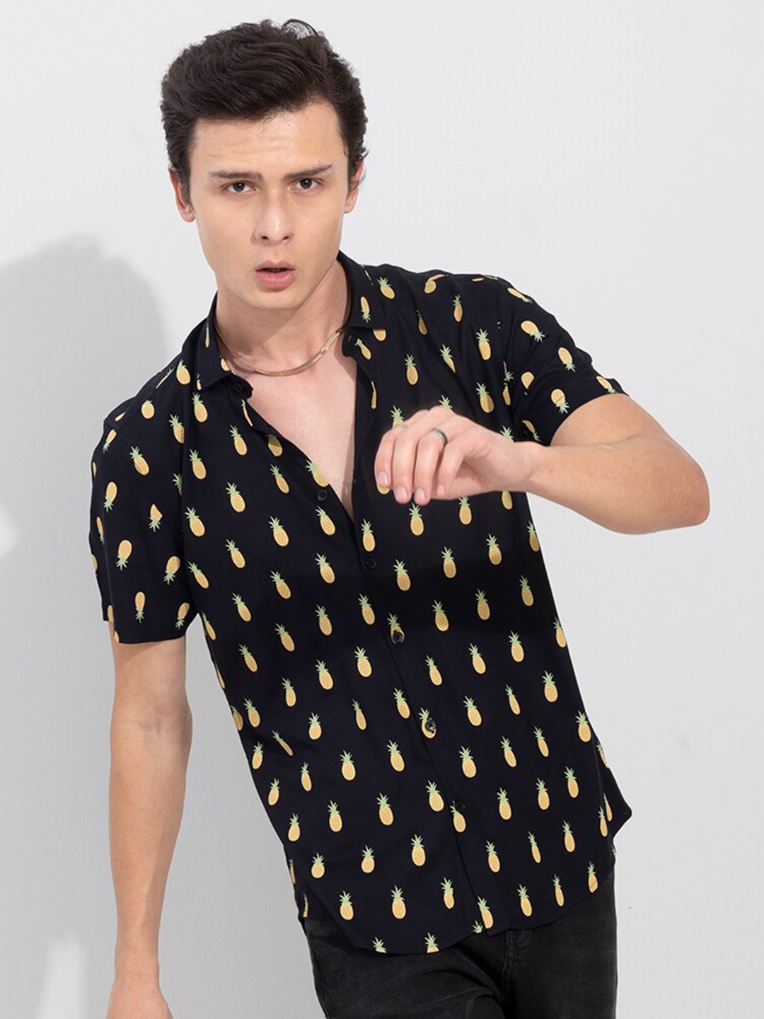 

Snitch Men Slim Fit Printed Casual Shirt, Black