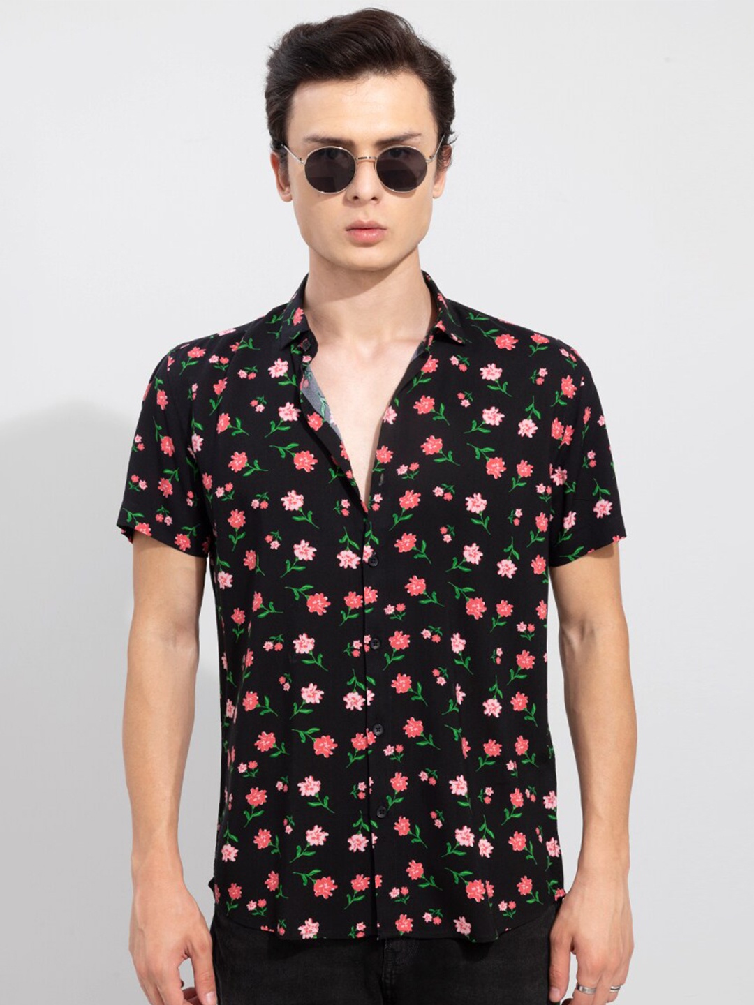 

Snitch Men Slim Fit Floral Printed Casual Shirt, Black