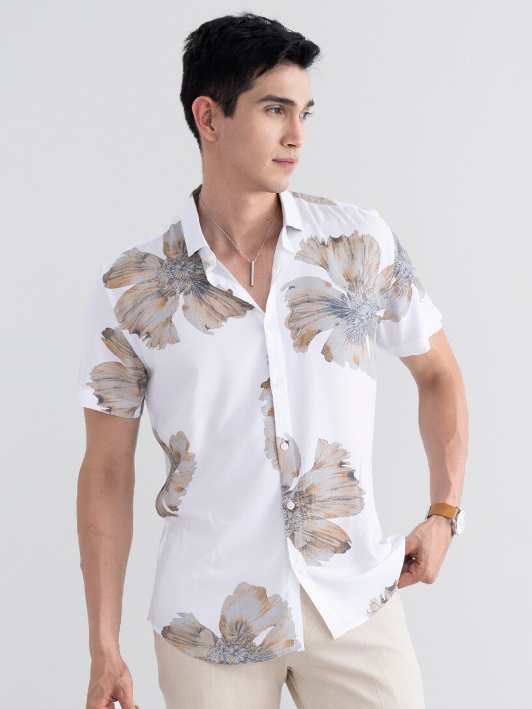

Snitch Men Slim Fit Floral Printed Casual Shirt, White