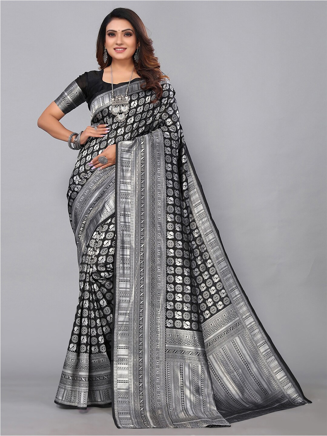 

SIRIL Woven Design Zari Banarasi Saree, Black