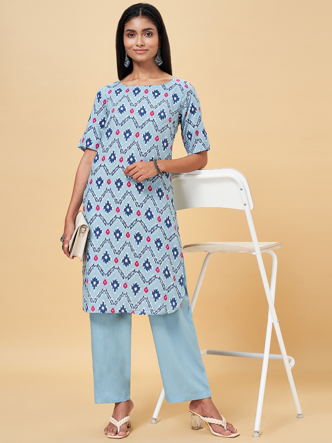 

RANGMANCH BY PANTALOONS Ethnic Motifs Printed Round Neck Kurta with Trousers, Blue