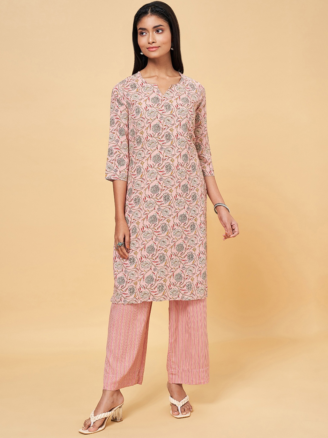 

RANGMANCH BY PANTALOONS Floral Printed Round Neck Kurta with Trousers, Peach