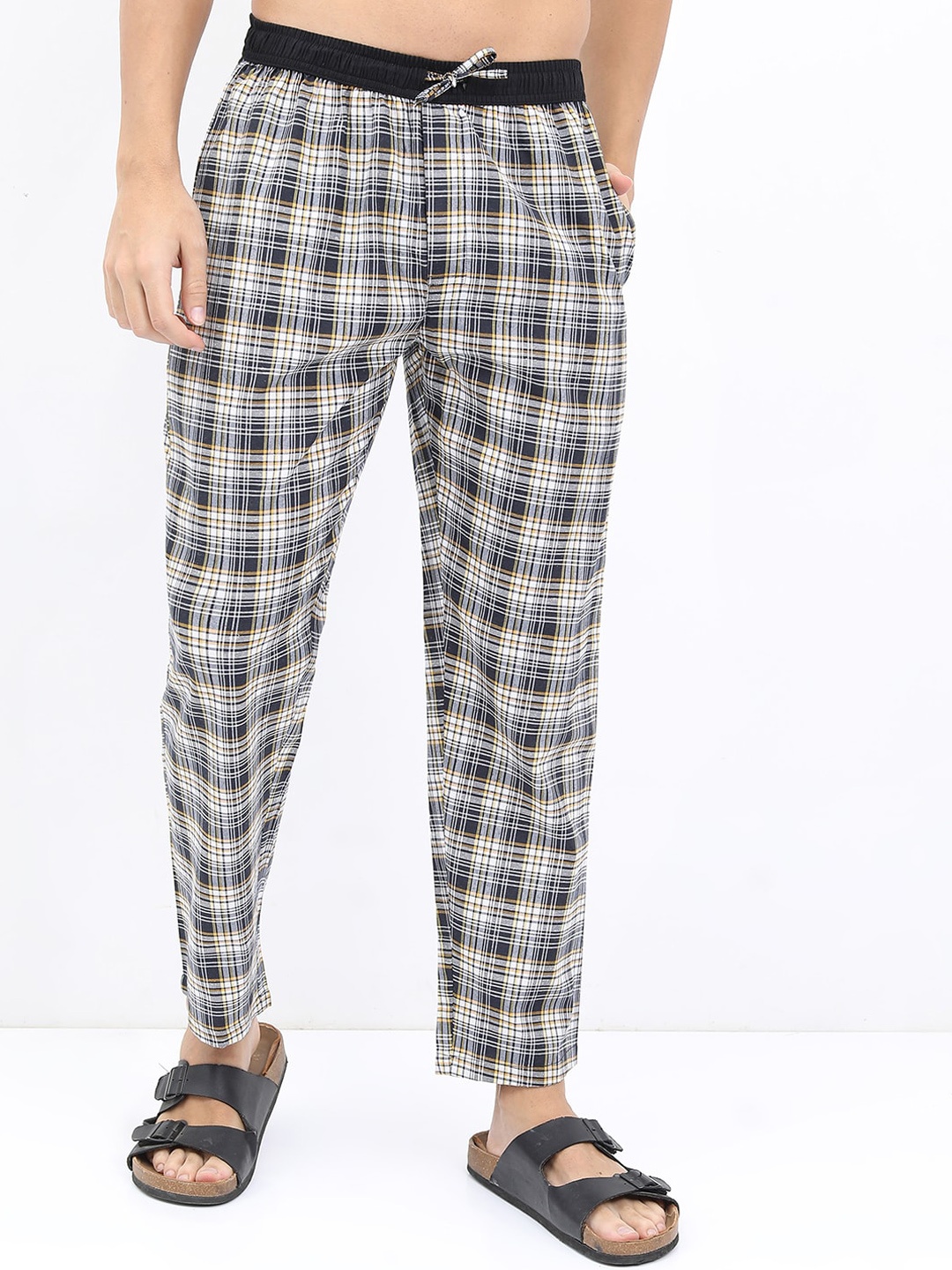 

HIGHLANDER Men Checked Mid-Rise Lounge Pants, White