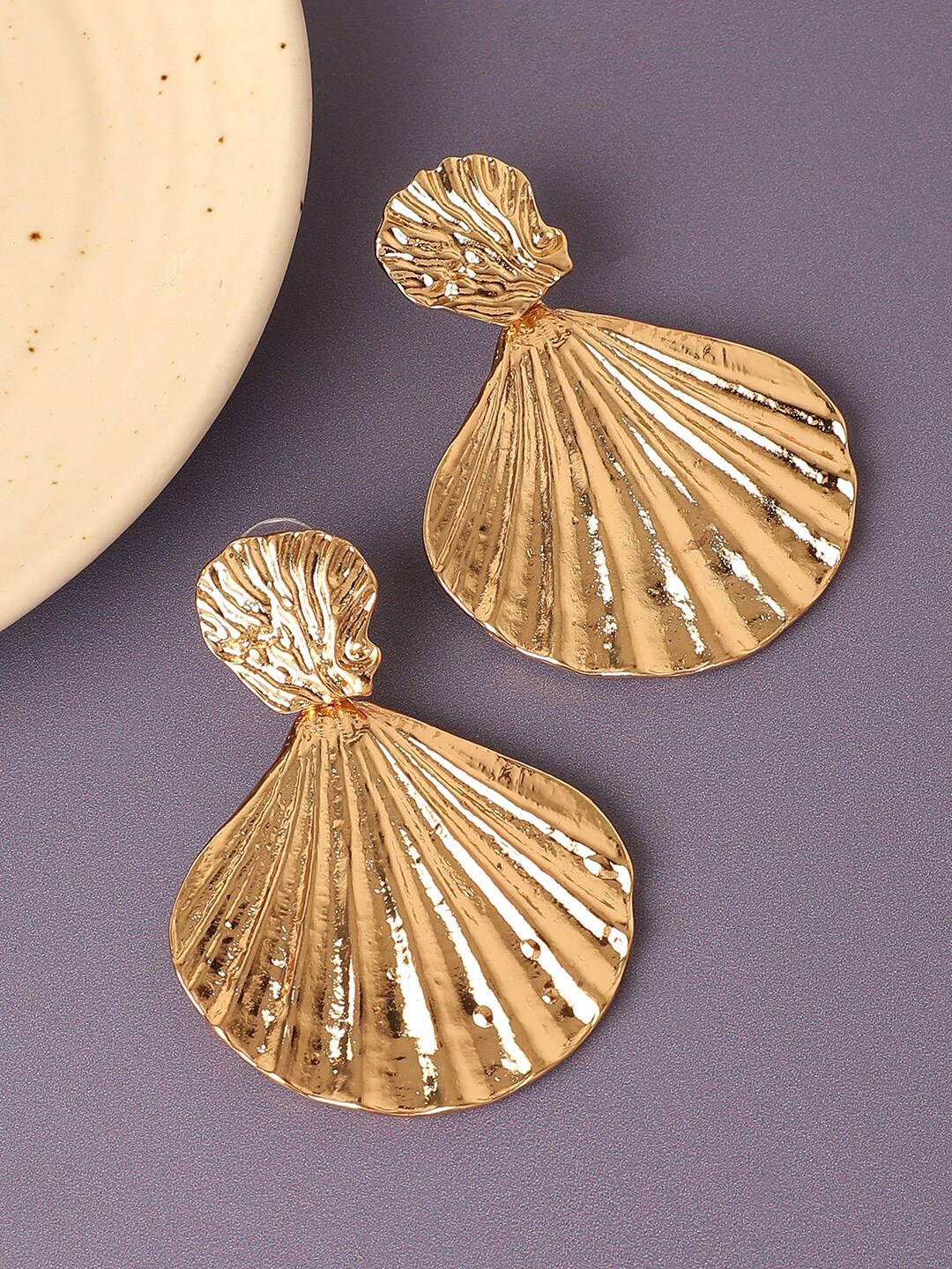 

SOHI Gold-Plated Contemporary Drop Earrings
