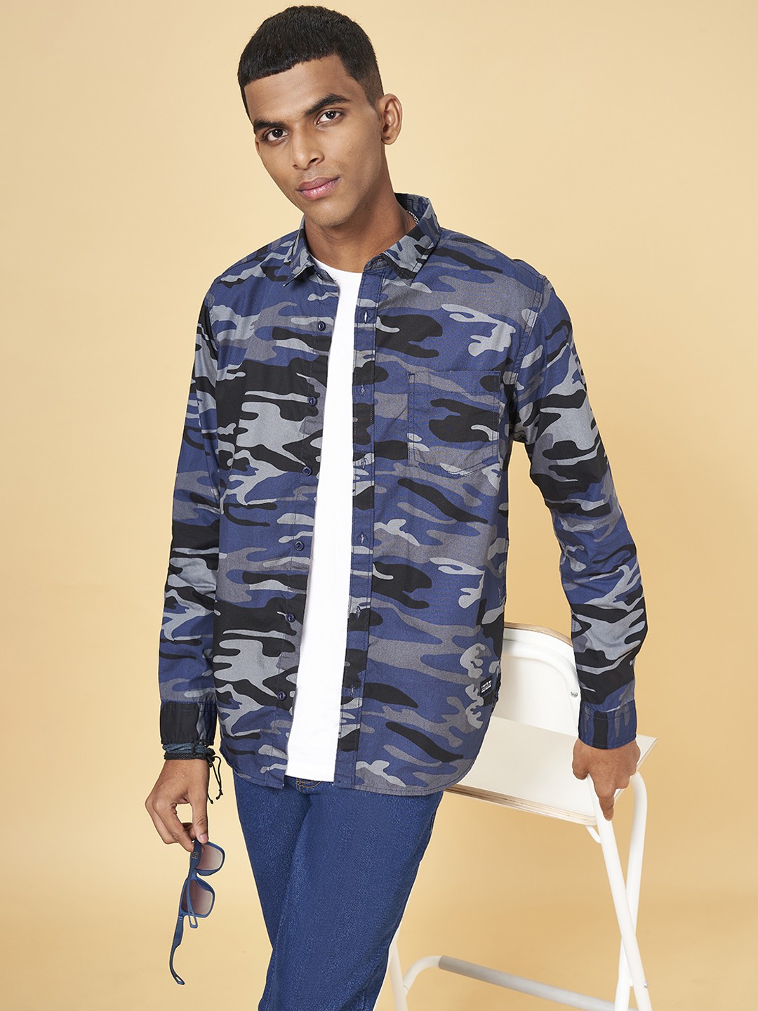 

YU by Pantaloons Men Slim Fit Printed Cotton Casual Shirt, Navy blue