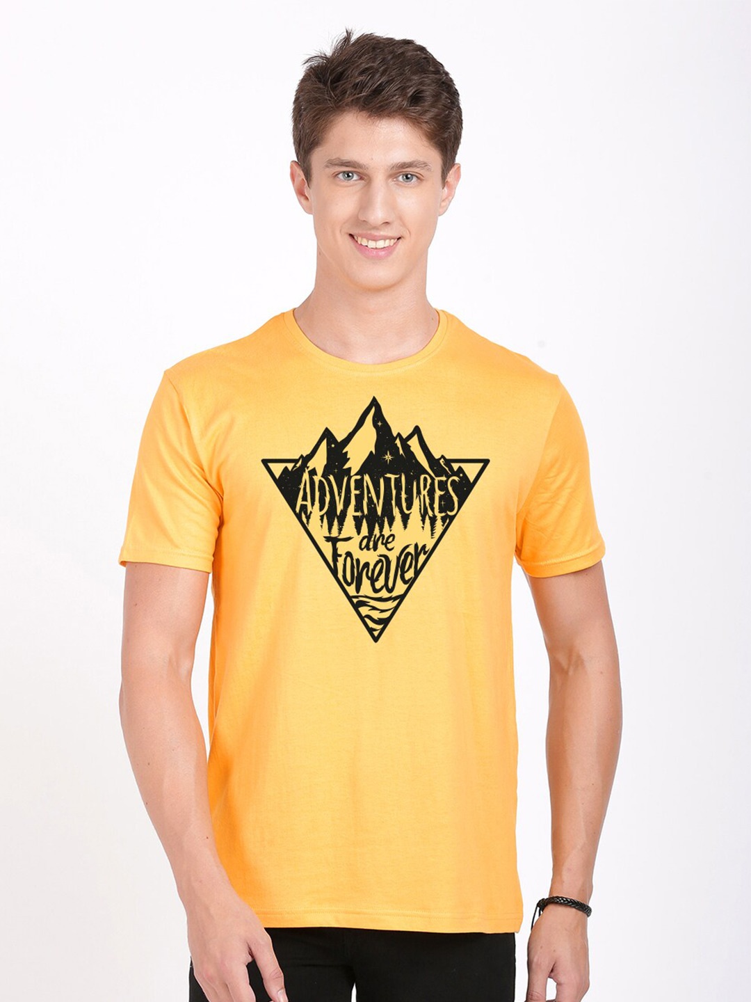 

BLACK RADIO Yellow Printed Slim Fit Cotton T-shirt