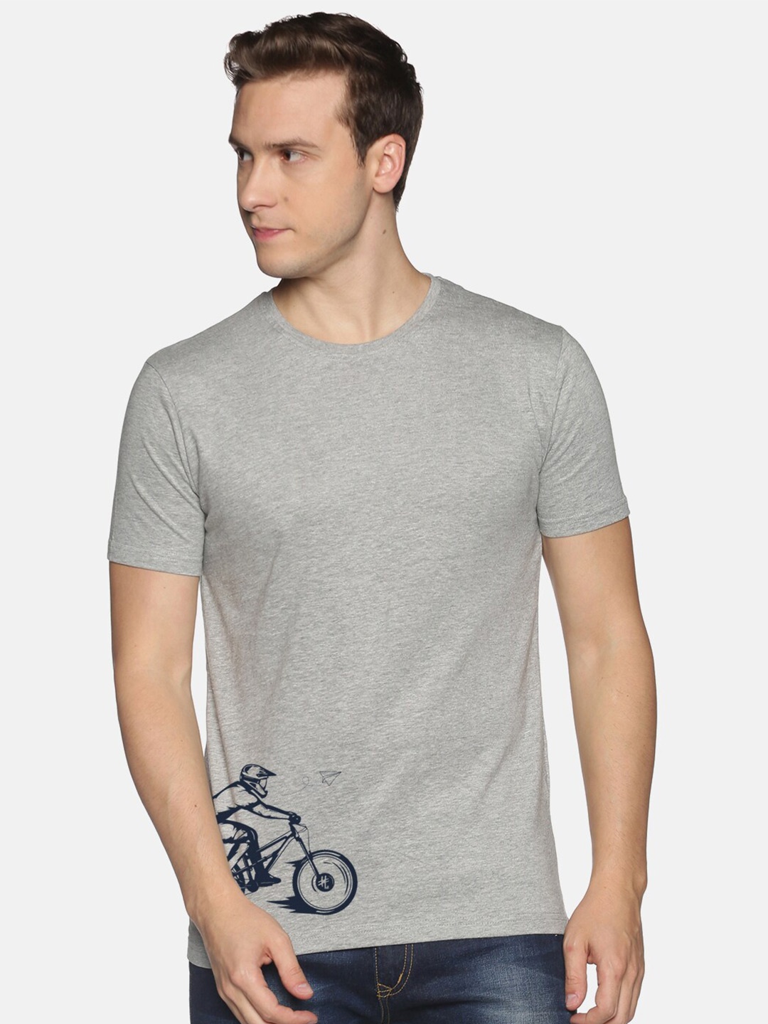 

BLACK RADIO Men Placement Print V-Neck Slim Fit Cotton T-shirt, Grey