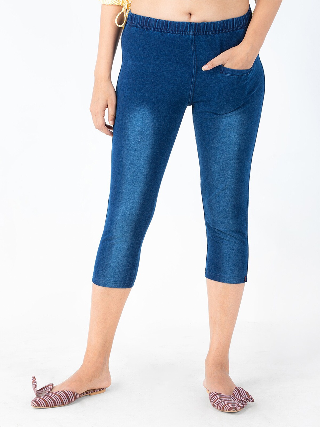 

indian flower Women Skinny Fit Denim Capri Jeggings, Navy blue