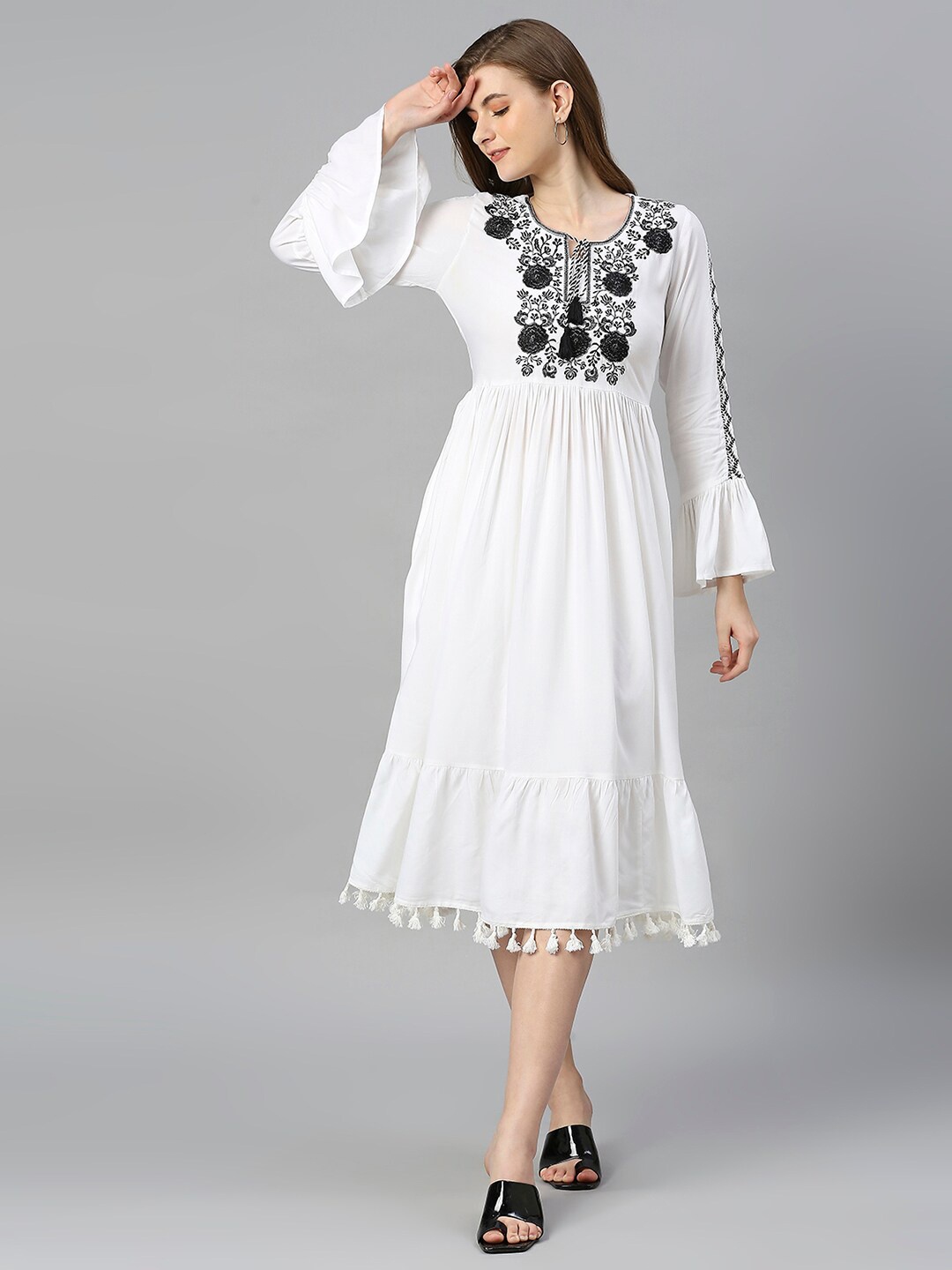 

Aanyor Tie-Up Neck Cotton Dress, White
