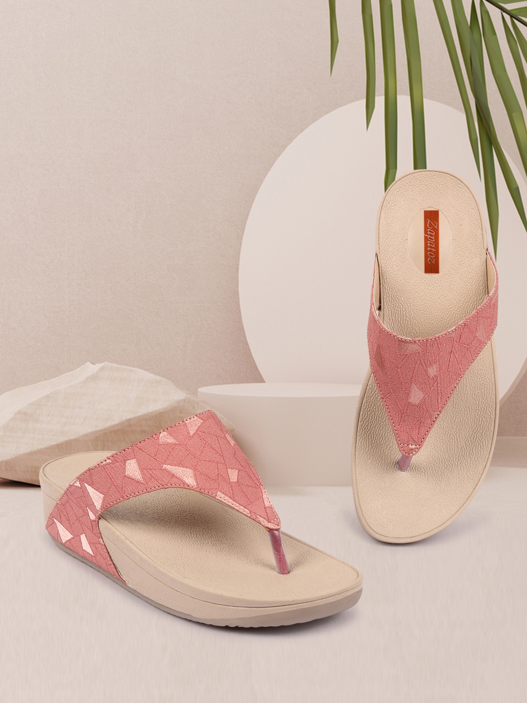 

ZAPATOZ Girls Solid Textured Design Flats, Pink
