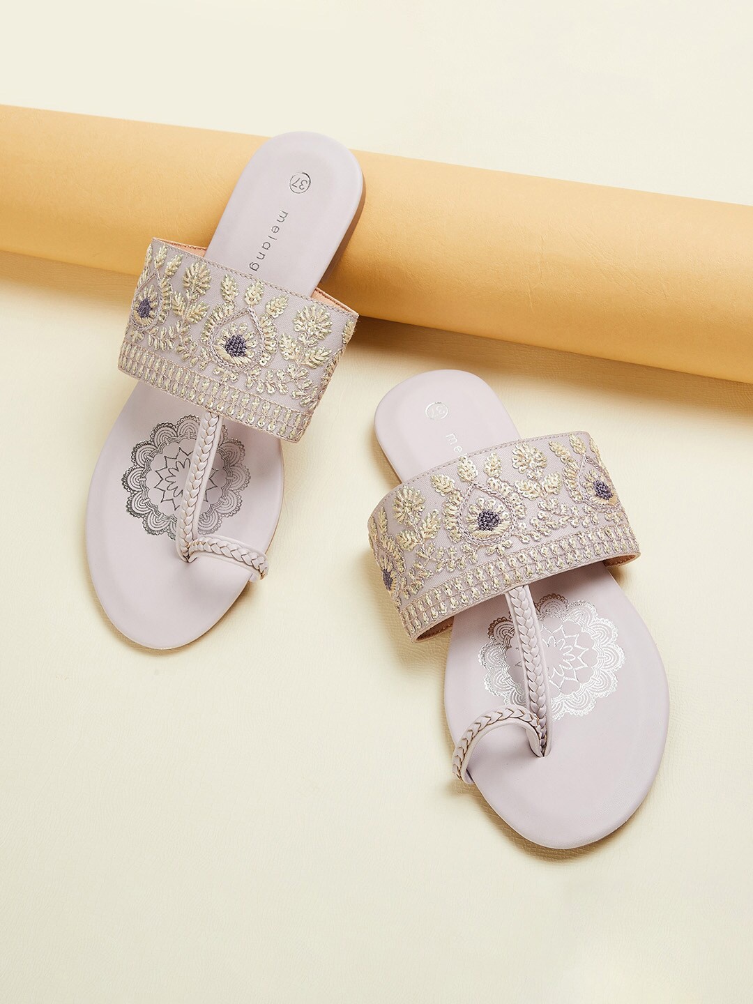 

Melange by Lifestyle Women Ethnic One Toe Flats, Purple