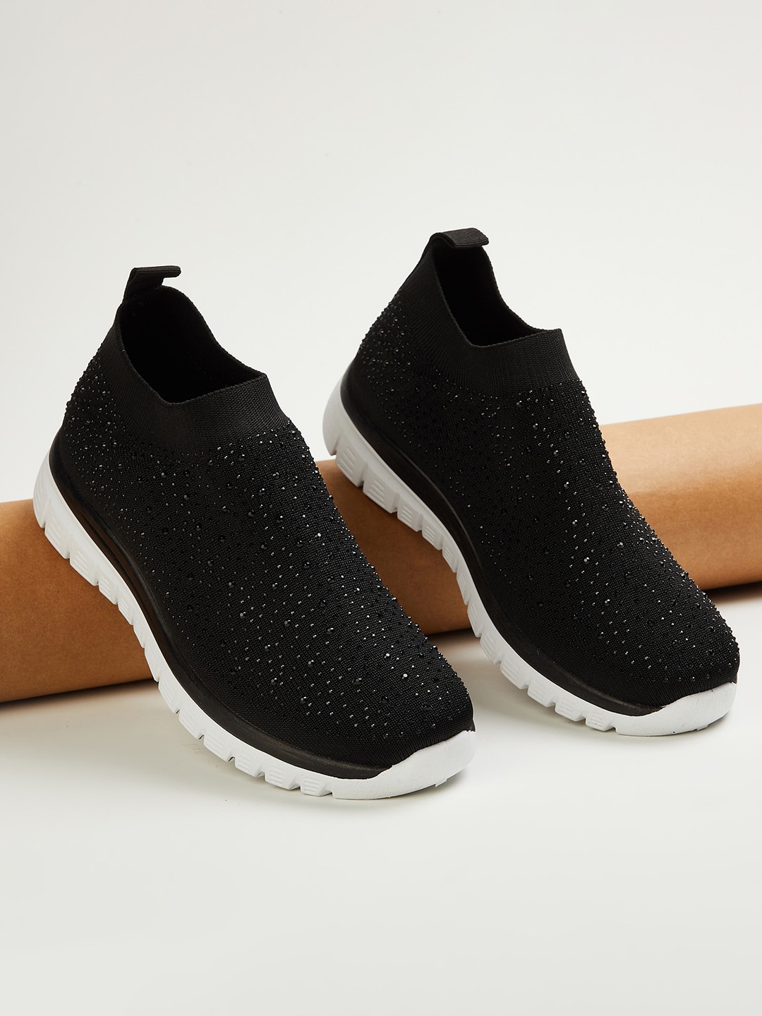 

Ginger by Lifestyle Women Woven Design Slip-On Sneakers, Black
