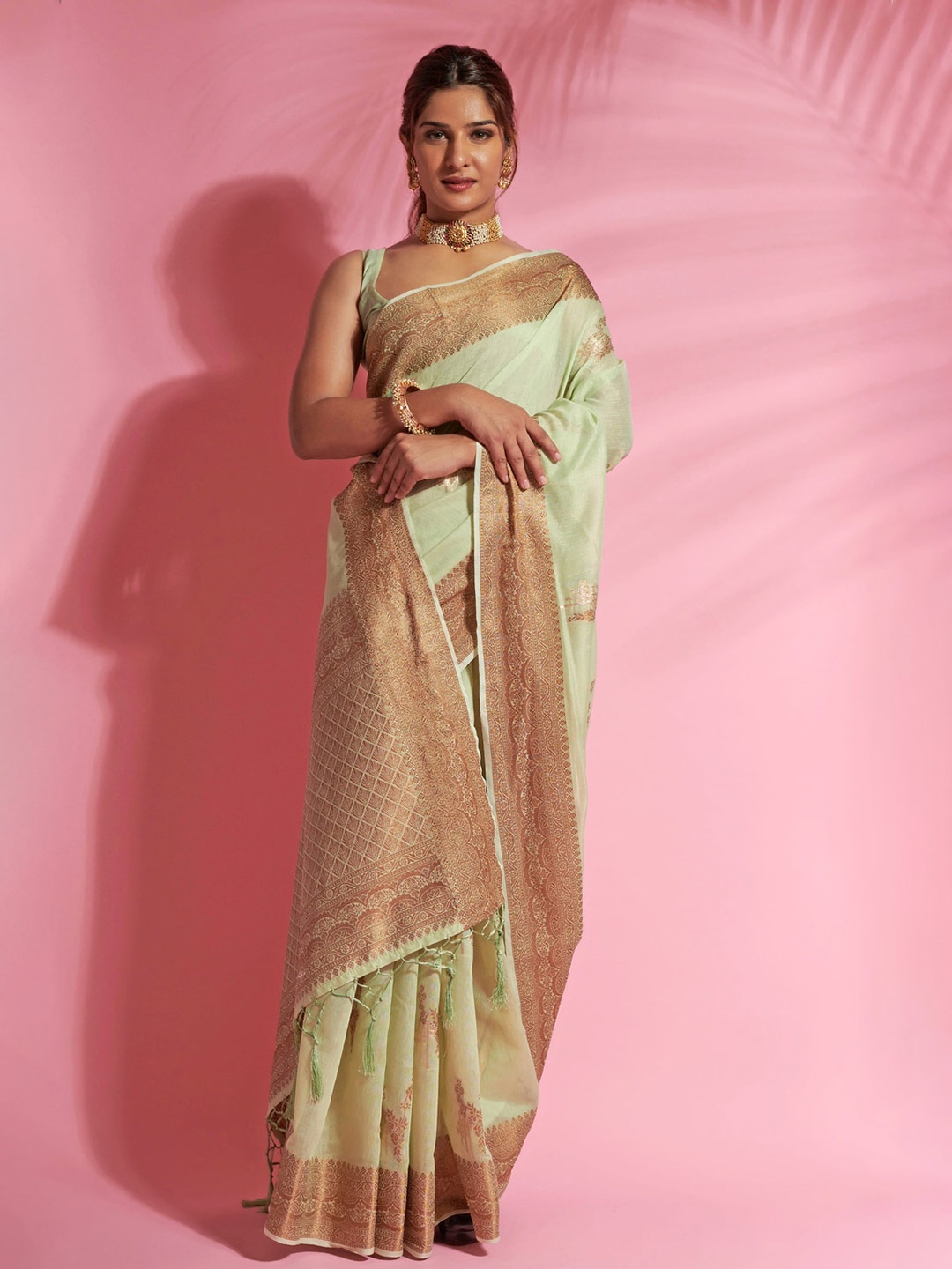 

elora Green & Gold-Toned Woven Design Zari Saree