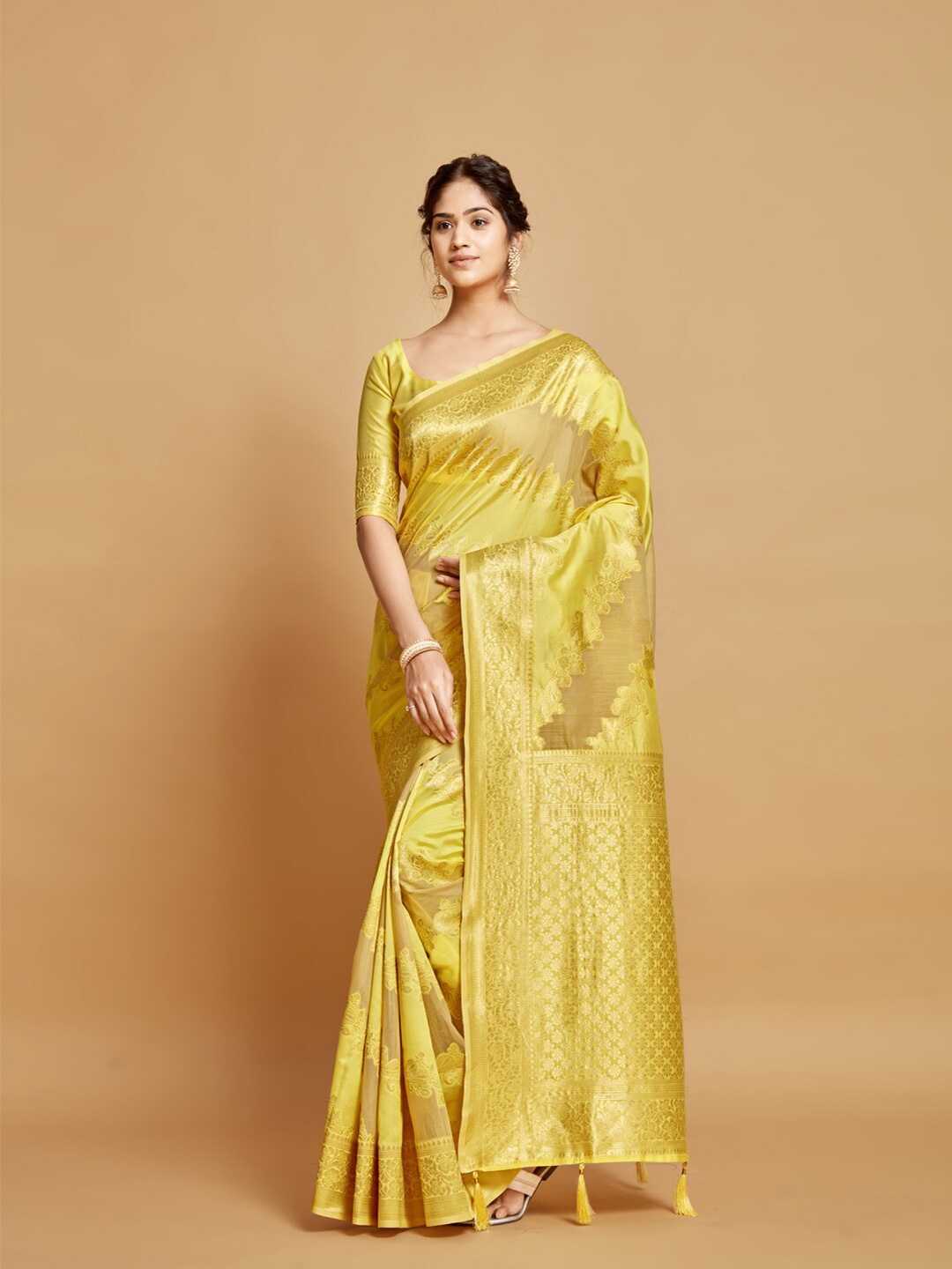 

GAJARAI Yellow & Gold-Toned Woven Design Zari Linen Blend Ready to Wear Kanjeevaram Saree