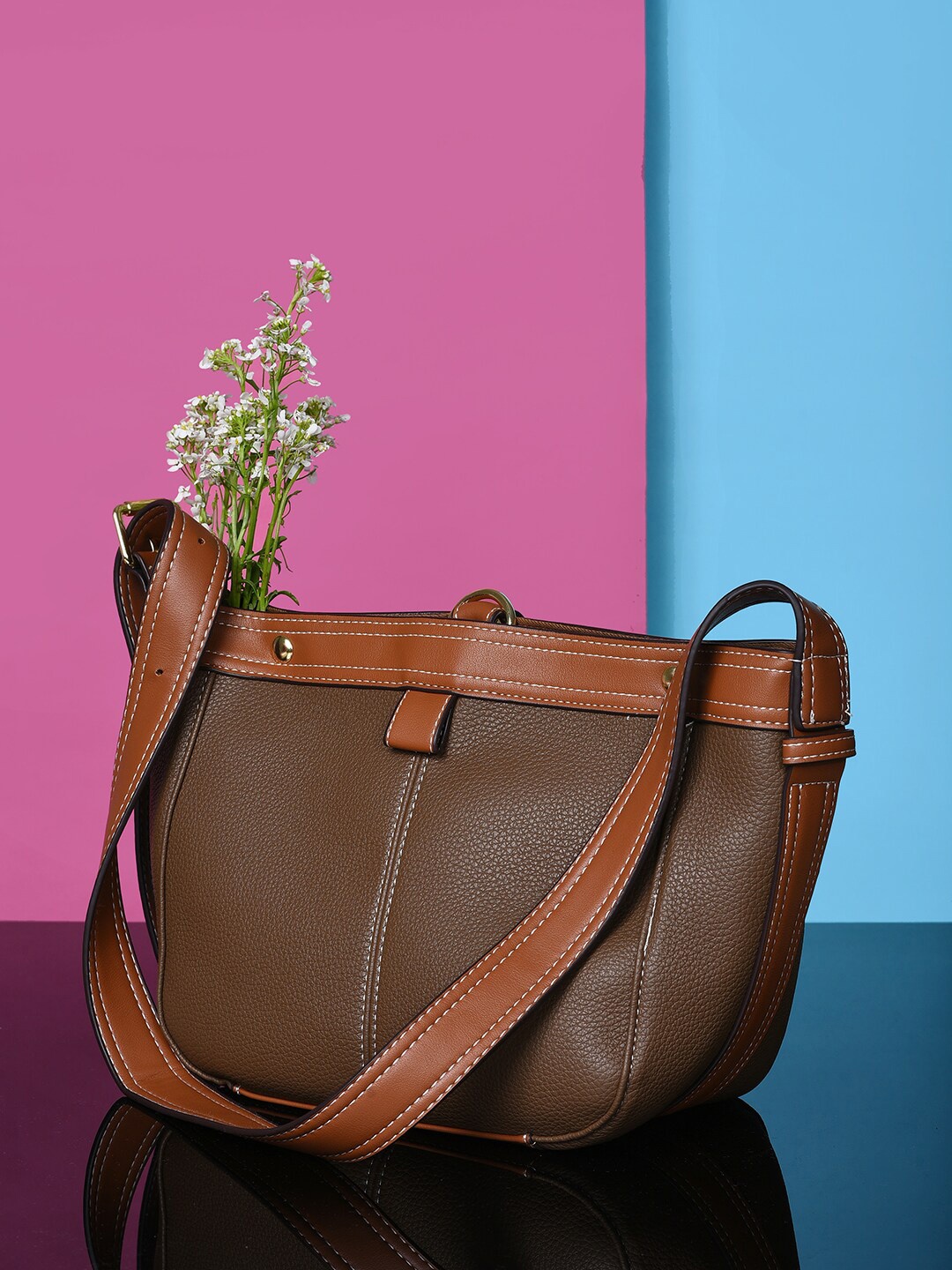 

HAUTE SAUCE by Campus Sutra PU Structured Handheld Bag with Tasselled, Brown