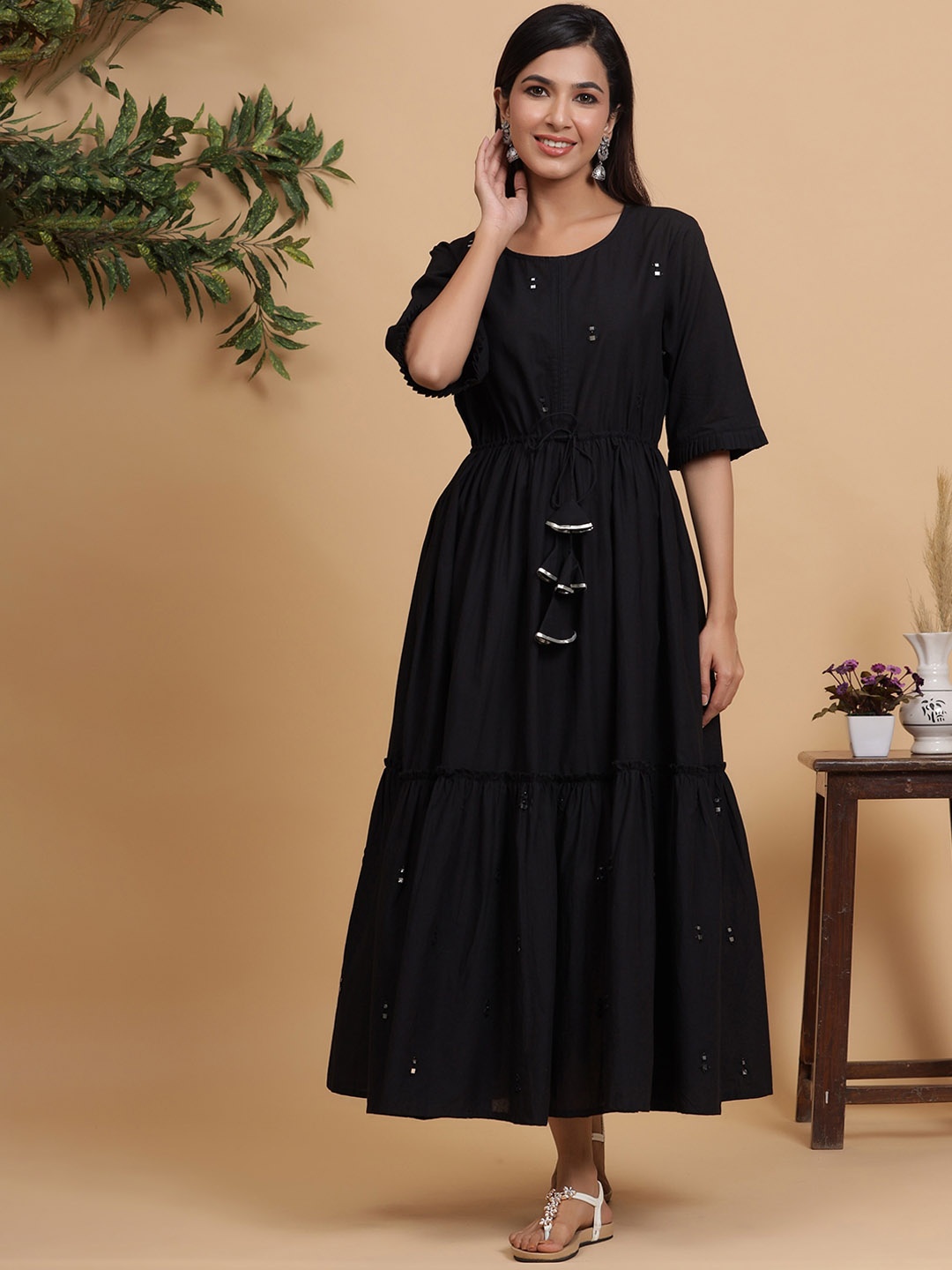 

mirari Round Neck Flared Sleeves Mirror Work Cotton Kurta, Black
