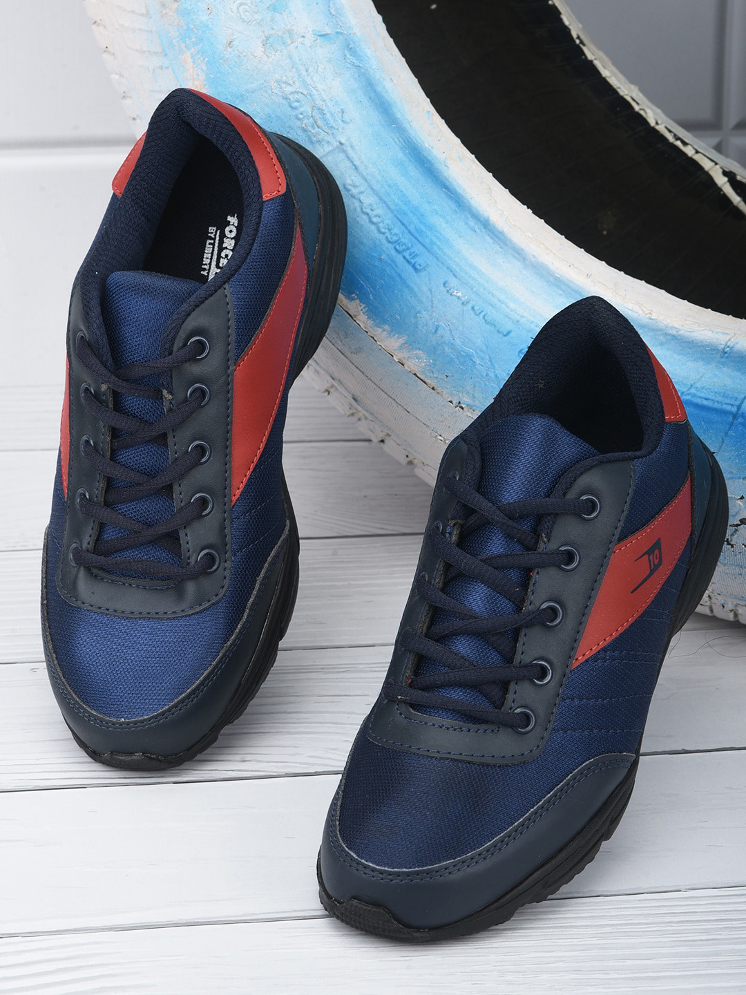 

Liberty Boys Colourblocked Sneakers, Red