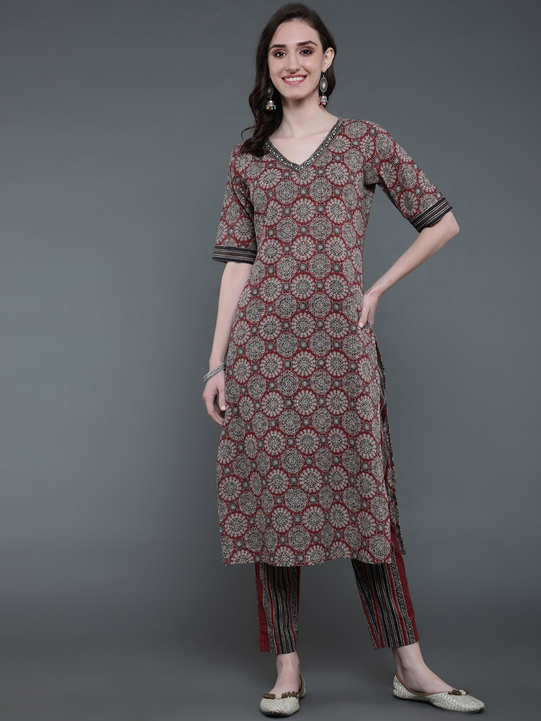 

antaran Women Ethnic Printed Sequinned Pure Cotton Kurta with Trousers, Maroon