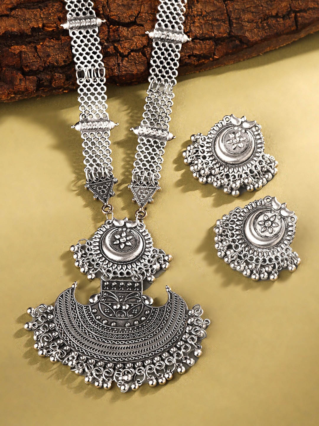 

Yellow Chimes Oxidised Bhomian style Jewellery Set, Silver