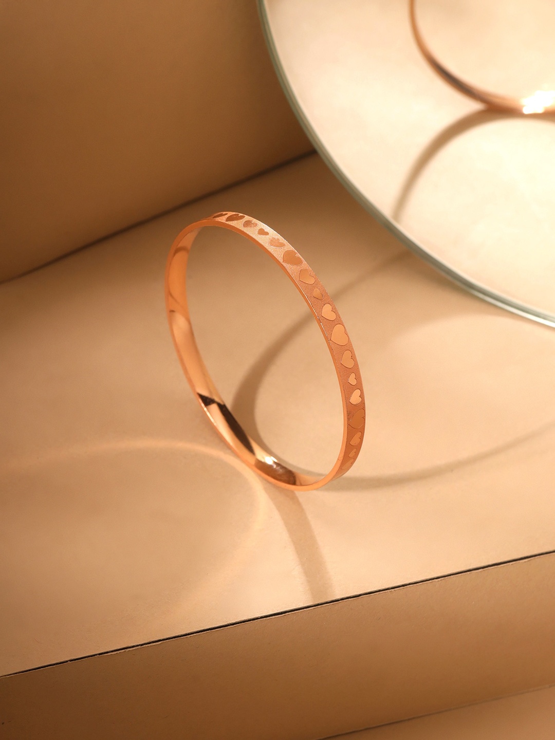 

Yellow Chimes Rose Gold-Plated Heart Shape Intricate Bangle