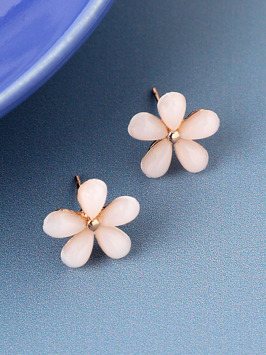 

SOHI Women Gold Plated Floral Studs Earrings, Off white