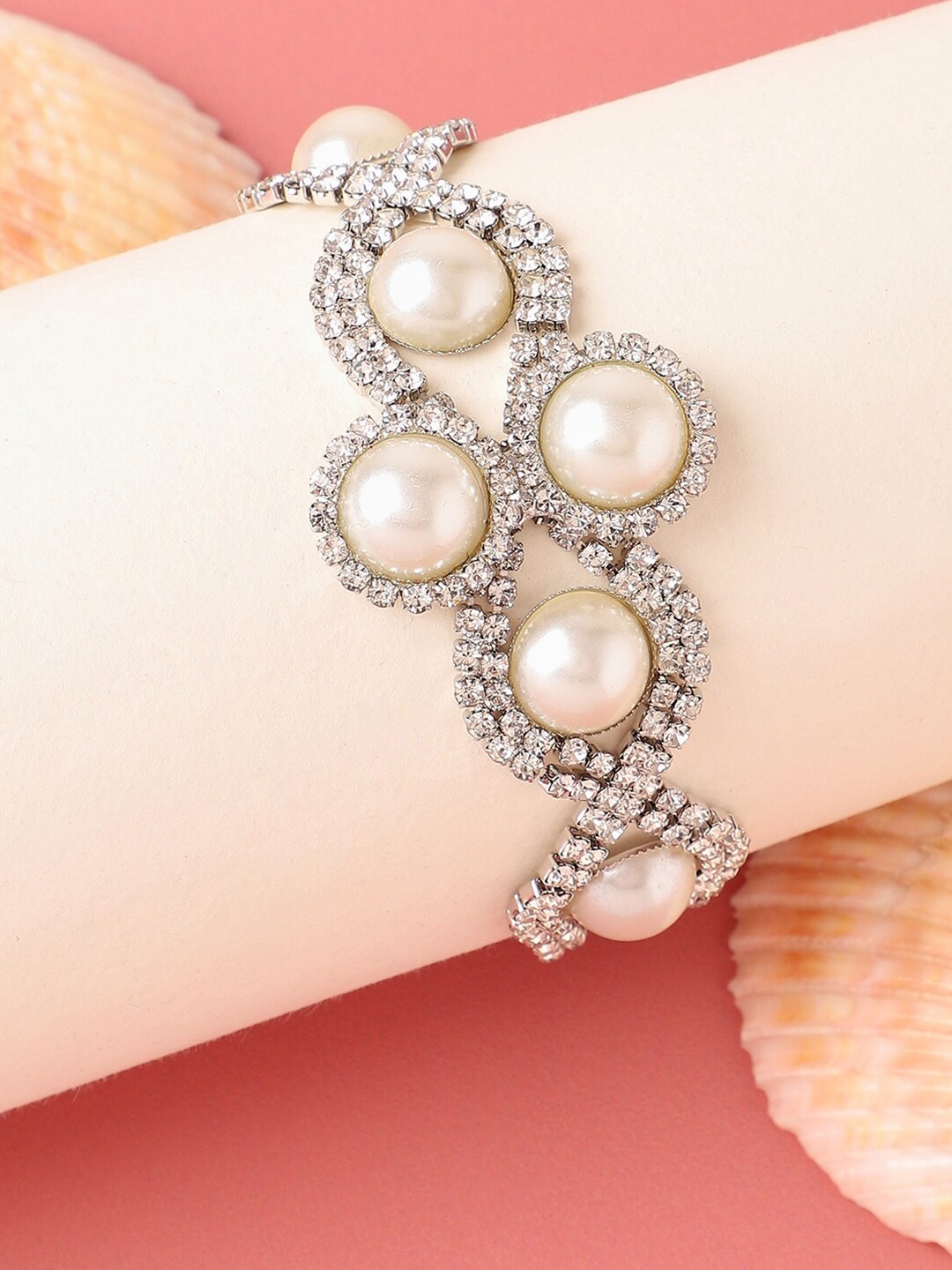 

SOHI Women Silver-Toned & White Pearls Silver-Plated Link Bracelet
