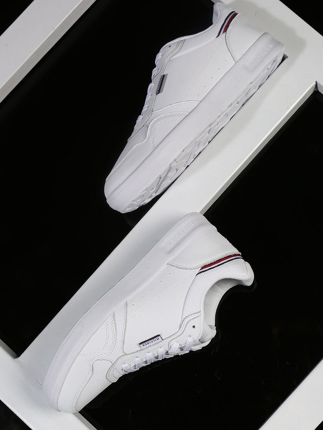 

Tommy Hilfiger Men White Textured Leather Sneakers