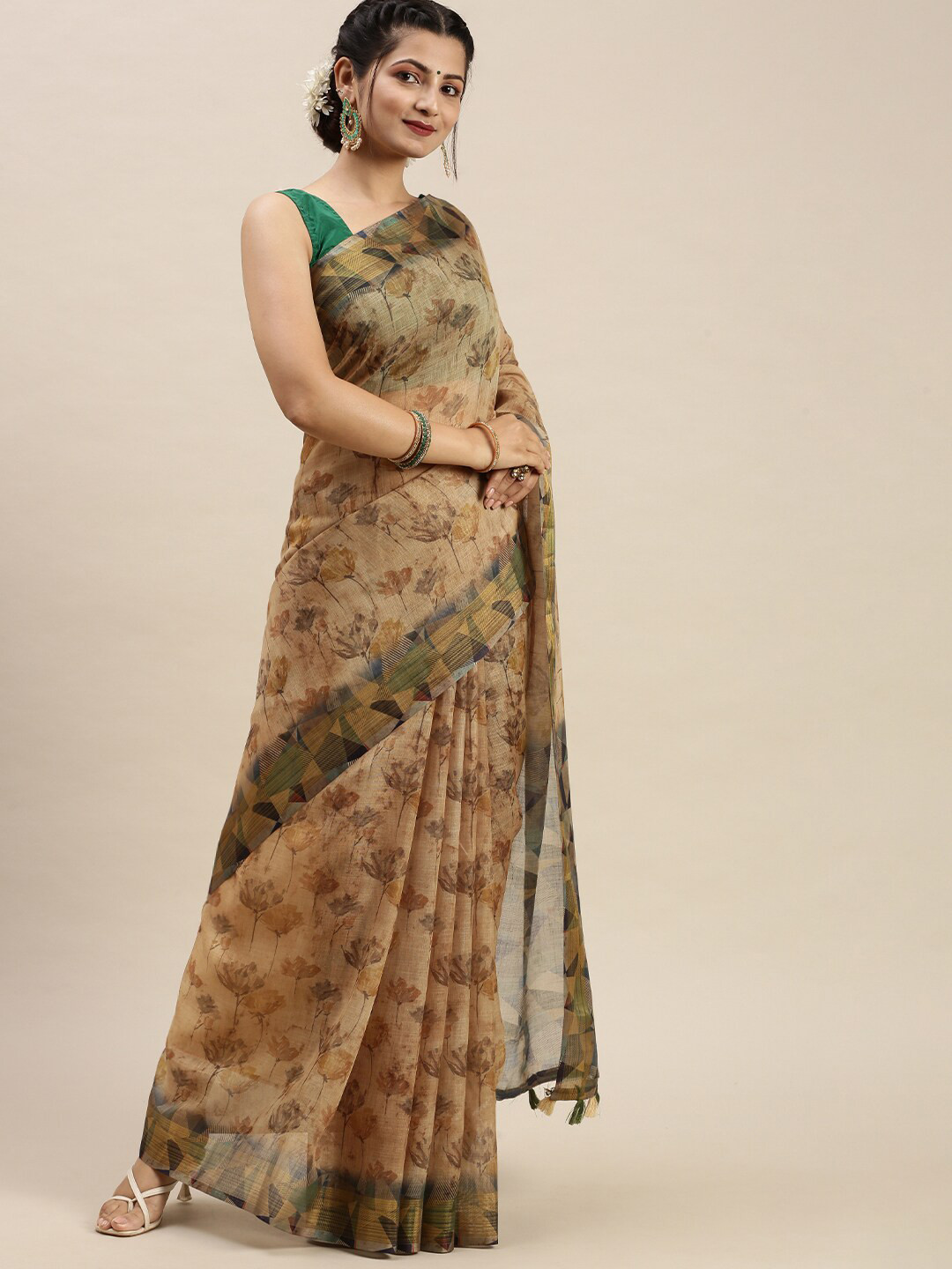 

Ramraj Beige & Grey Floral Pure Linen Saree