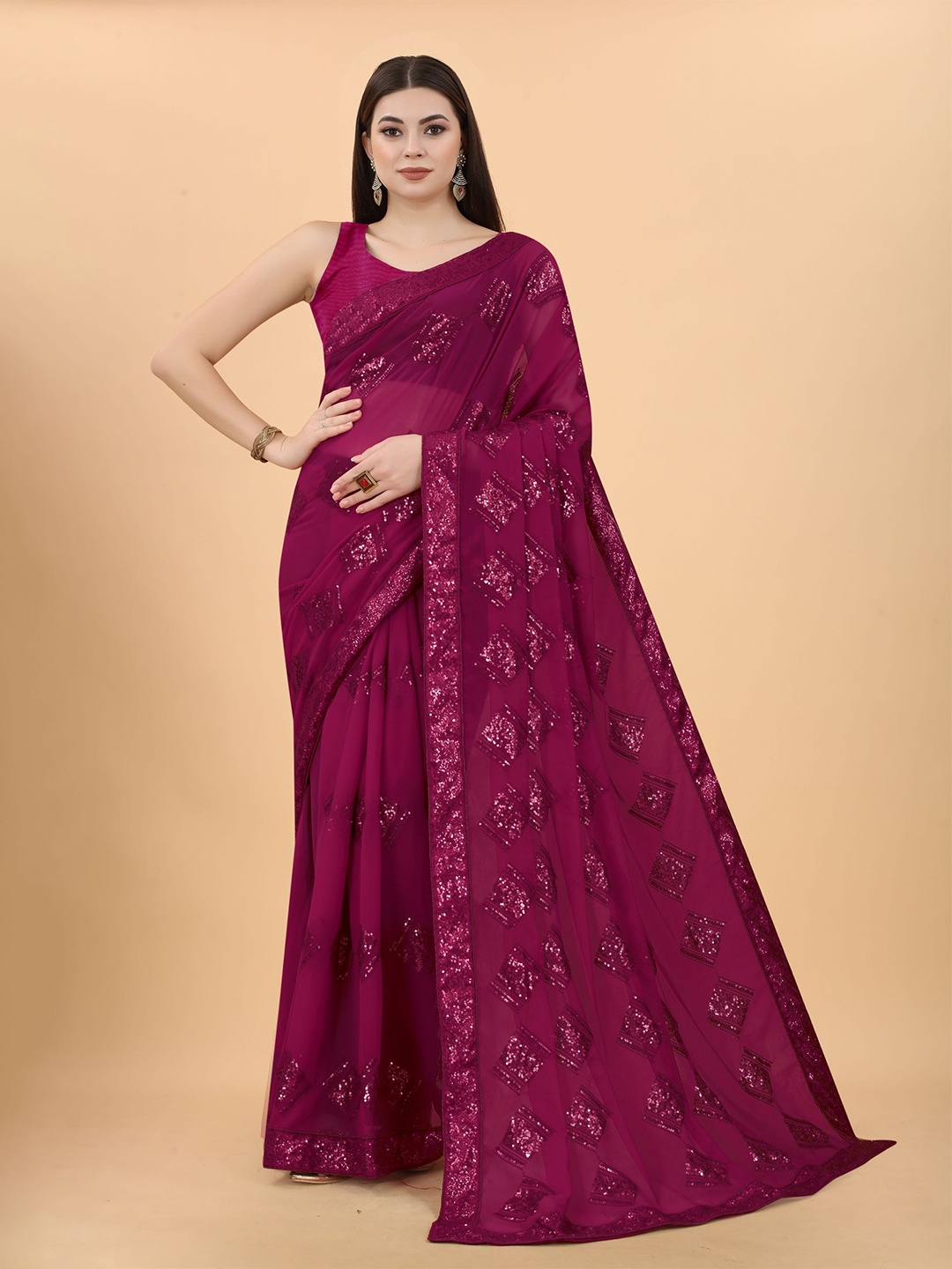 

VAIRAGEE Embellished Sequinned Saree, Rose