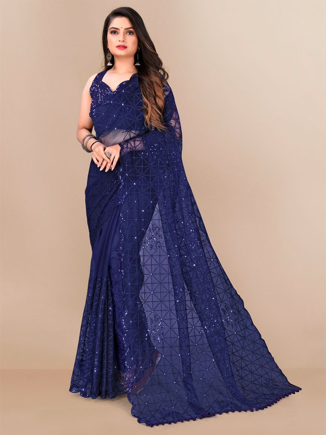 

VAIRAGEE Embellished Sequinned Net Saree, Blue