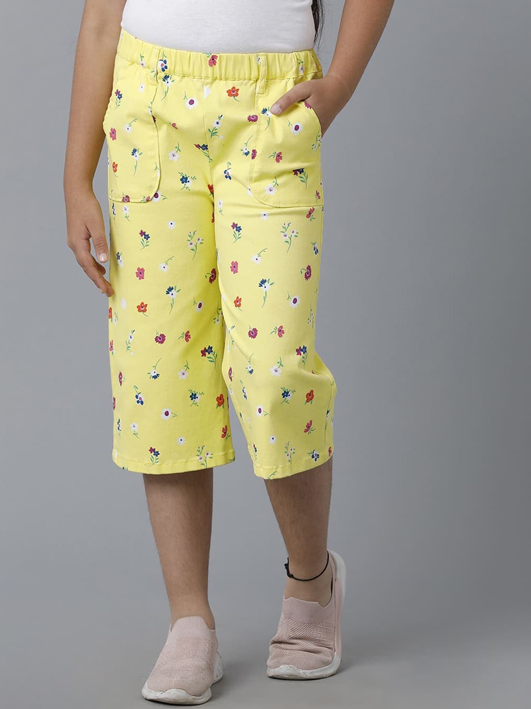 

UNDER FOURTEEN ONLY Girls Conversational Printed Shorts, Lime green