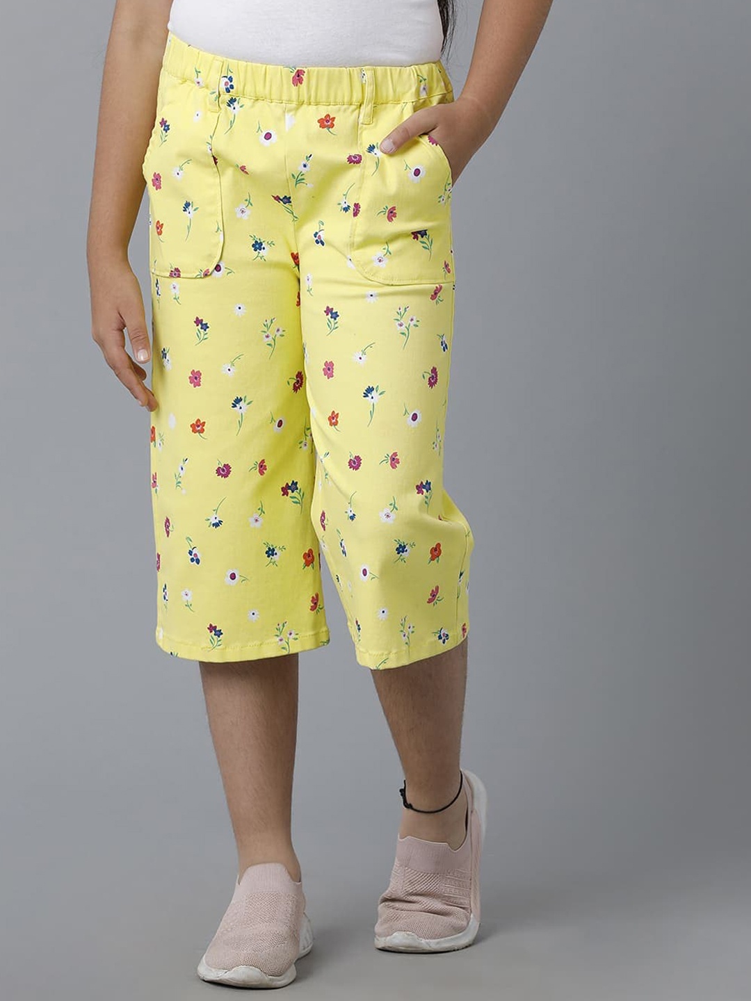 

UNDER FOURTEEN ONLY Girls Cotton Printed Shorts, Yellow