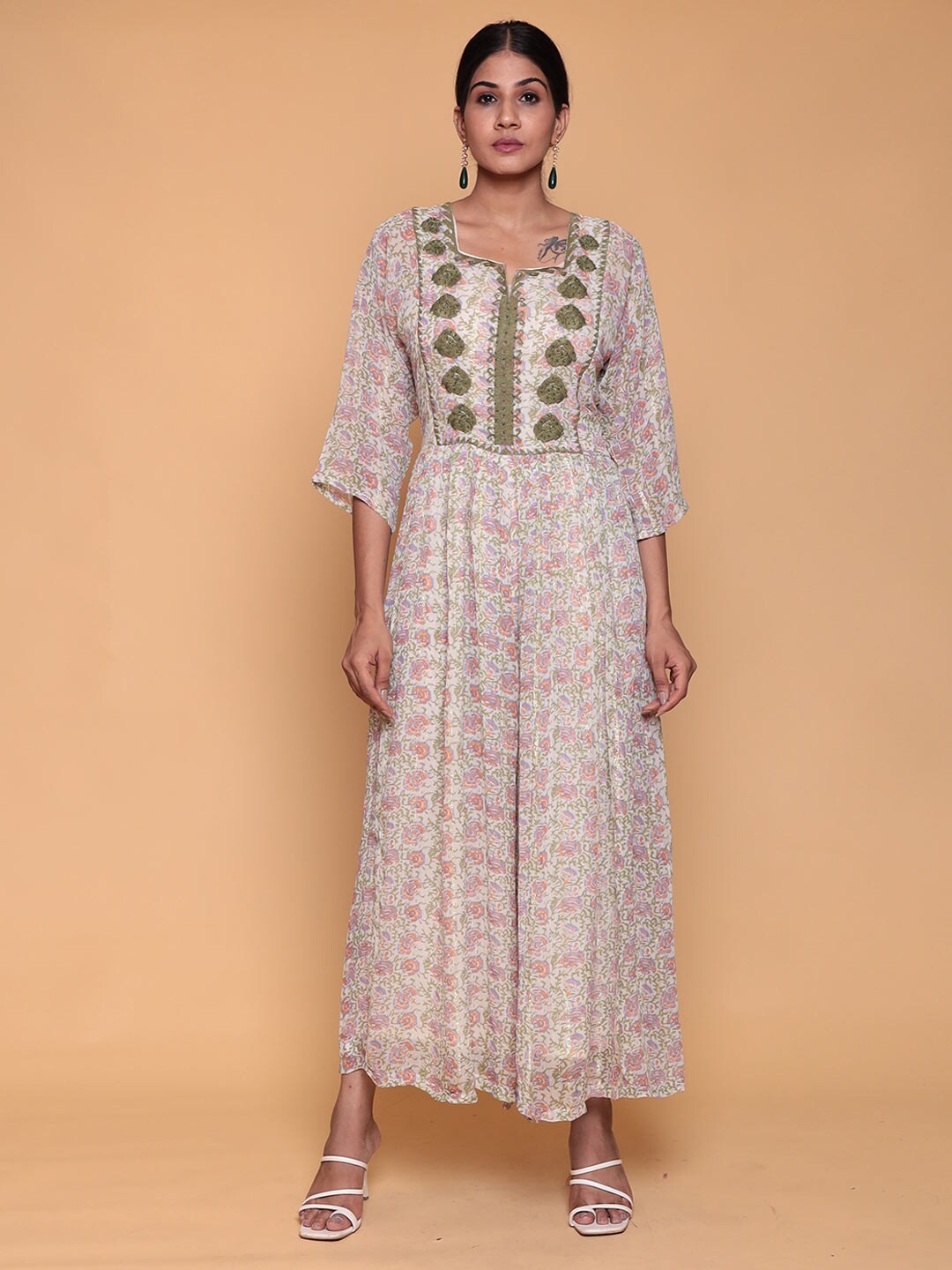 

ZARI White & Green Square Neck Printed Tunic