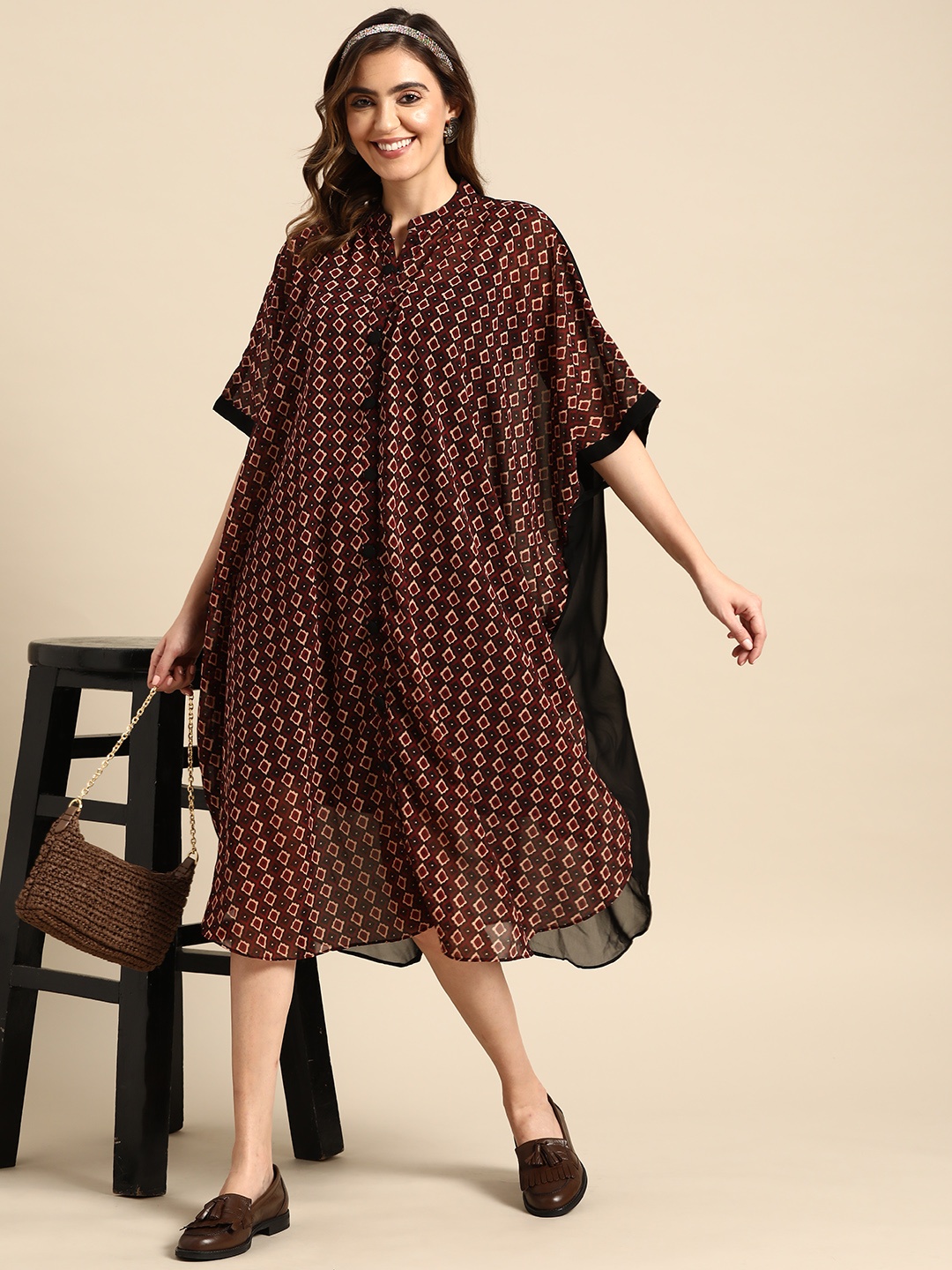 

Sangria Geometric Print Georgette Kaftan Midi Dress, Black