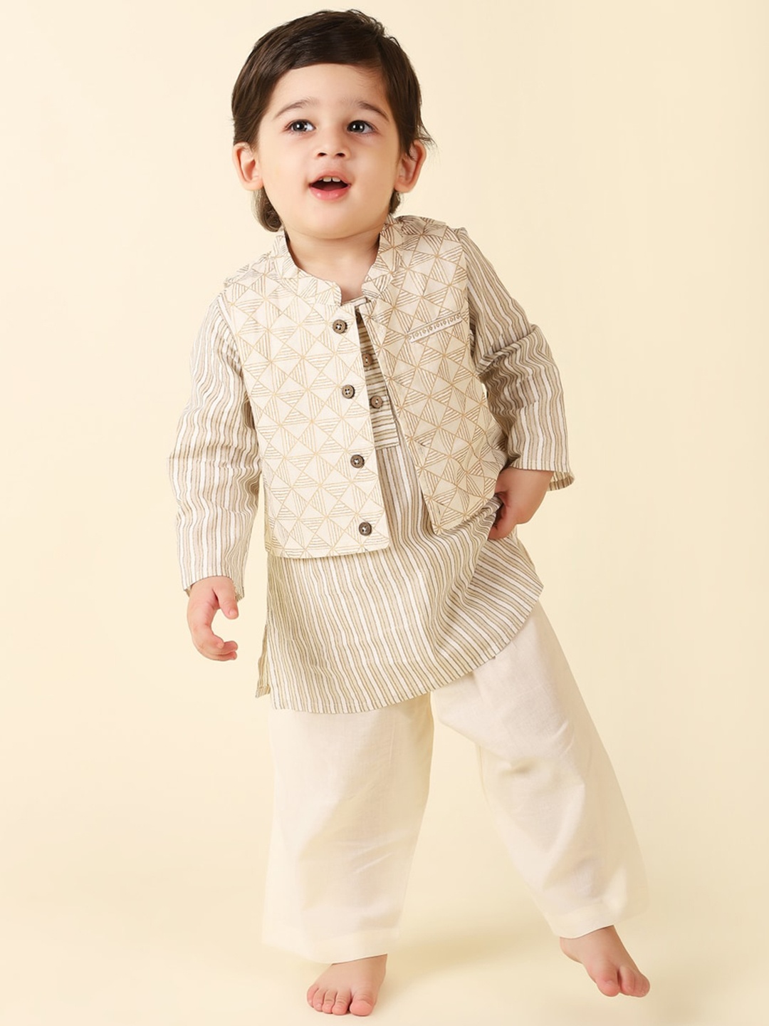 

Fabindia Boys Striped Pure Cotton Kurta with Pyjamas & Nehru Jacket, Off white