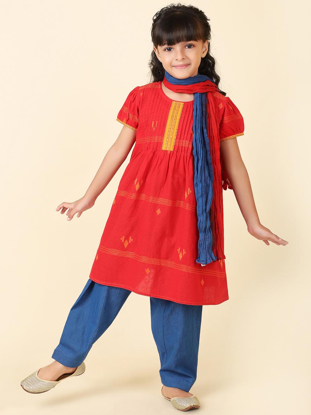 

Fabindia Girls Kurta with Salwar & With Dupatta, Red