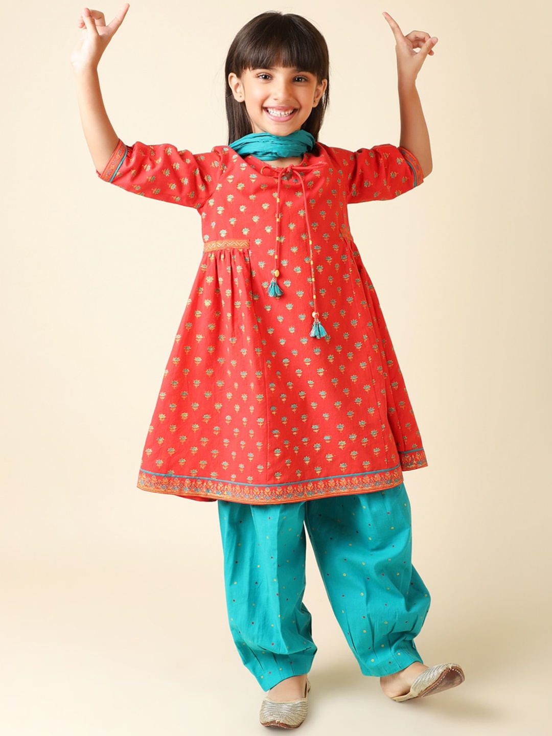 

Fabindia Girls Floral Printed Pure Cotton Kurta with Salwar & Dupatta, Turquoise blue