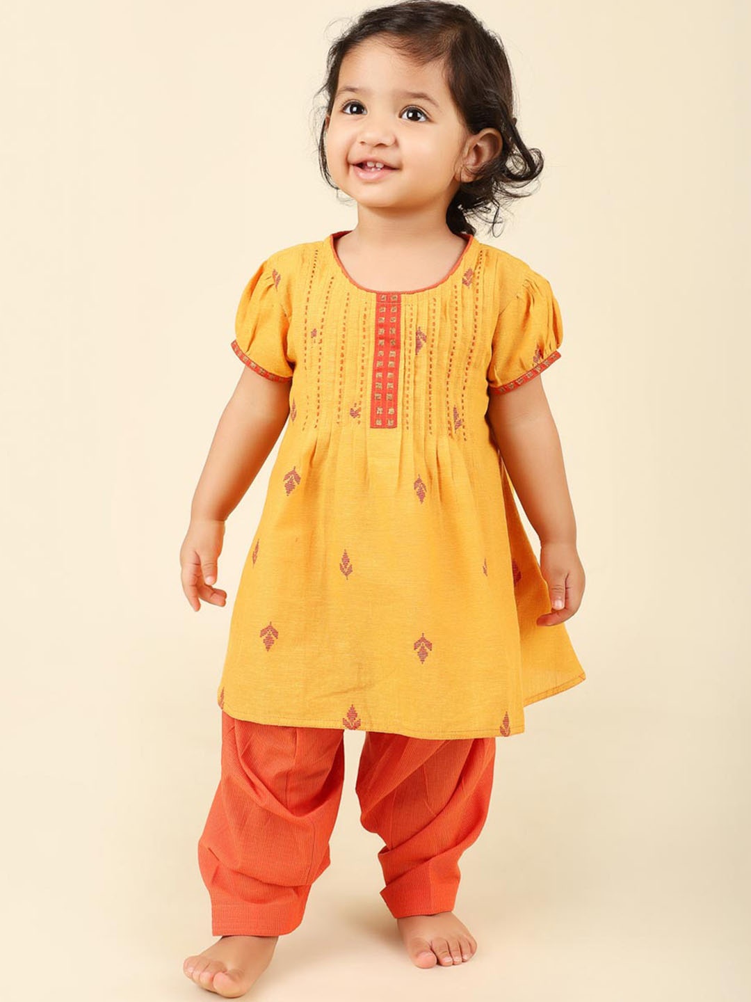 

Fabindia Girls Ethnic Motifs Thread Work Pure Cotton Kurta with Salwar, Yellow