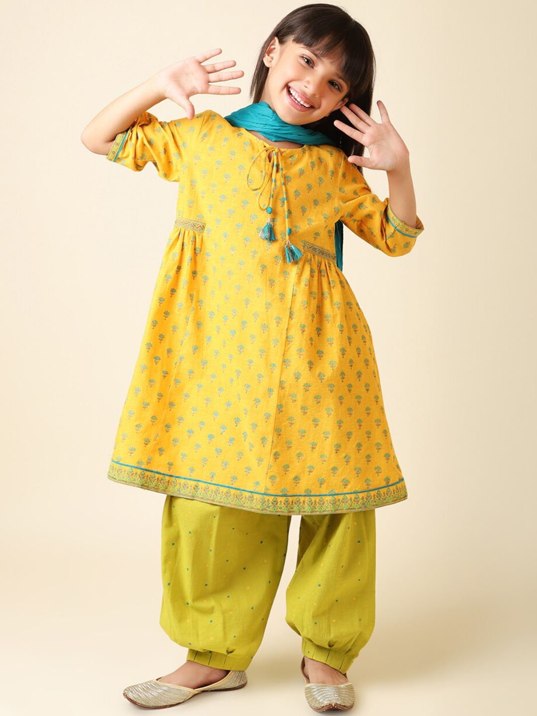 

Fabindia Girls Floral Printed Pure Cotton Kurta with Salwar & With Dupatta, Yellow